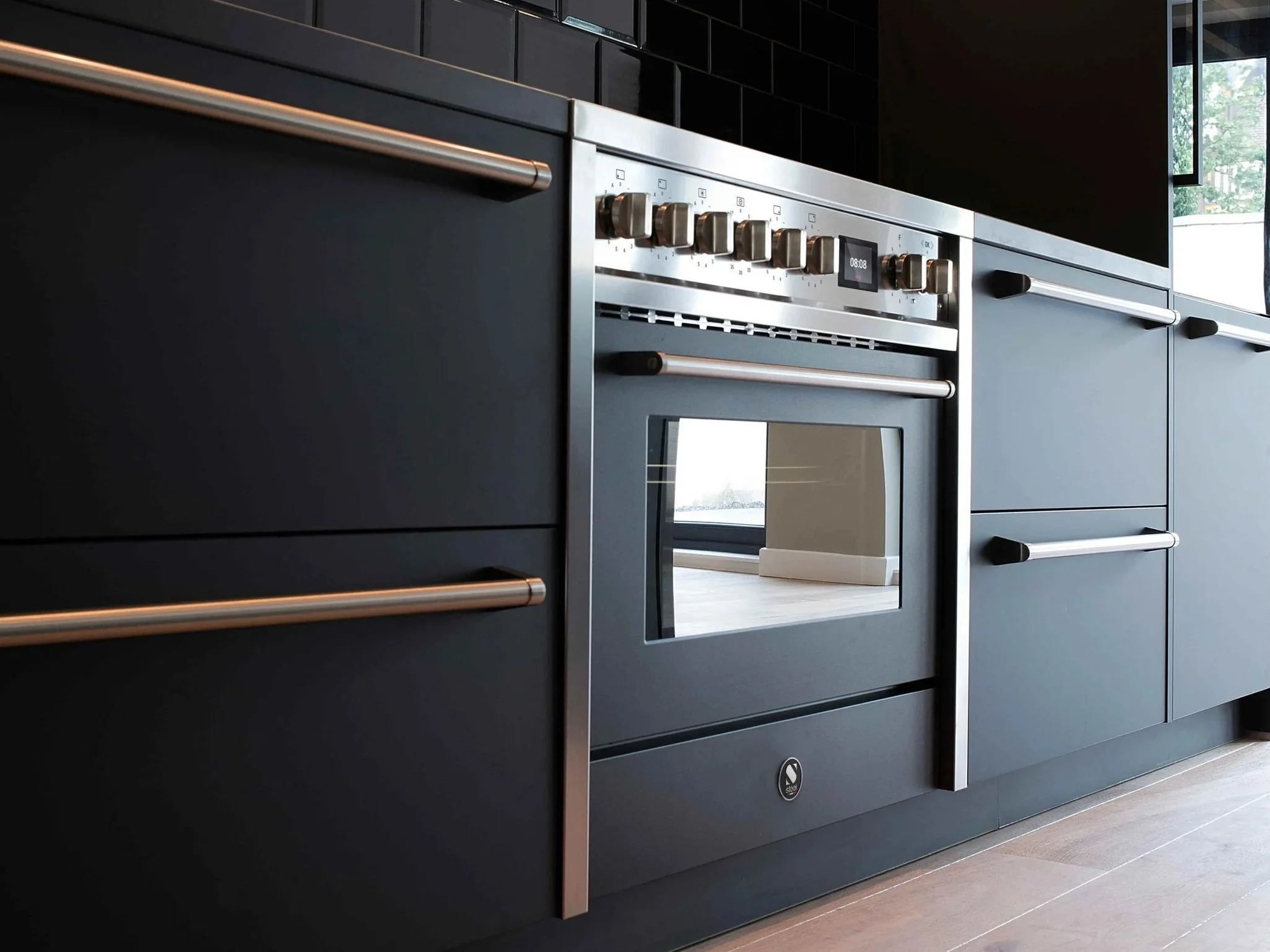 Rangecooker Steel Enfasi Edelstahl und schwarz