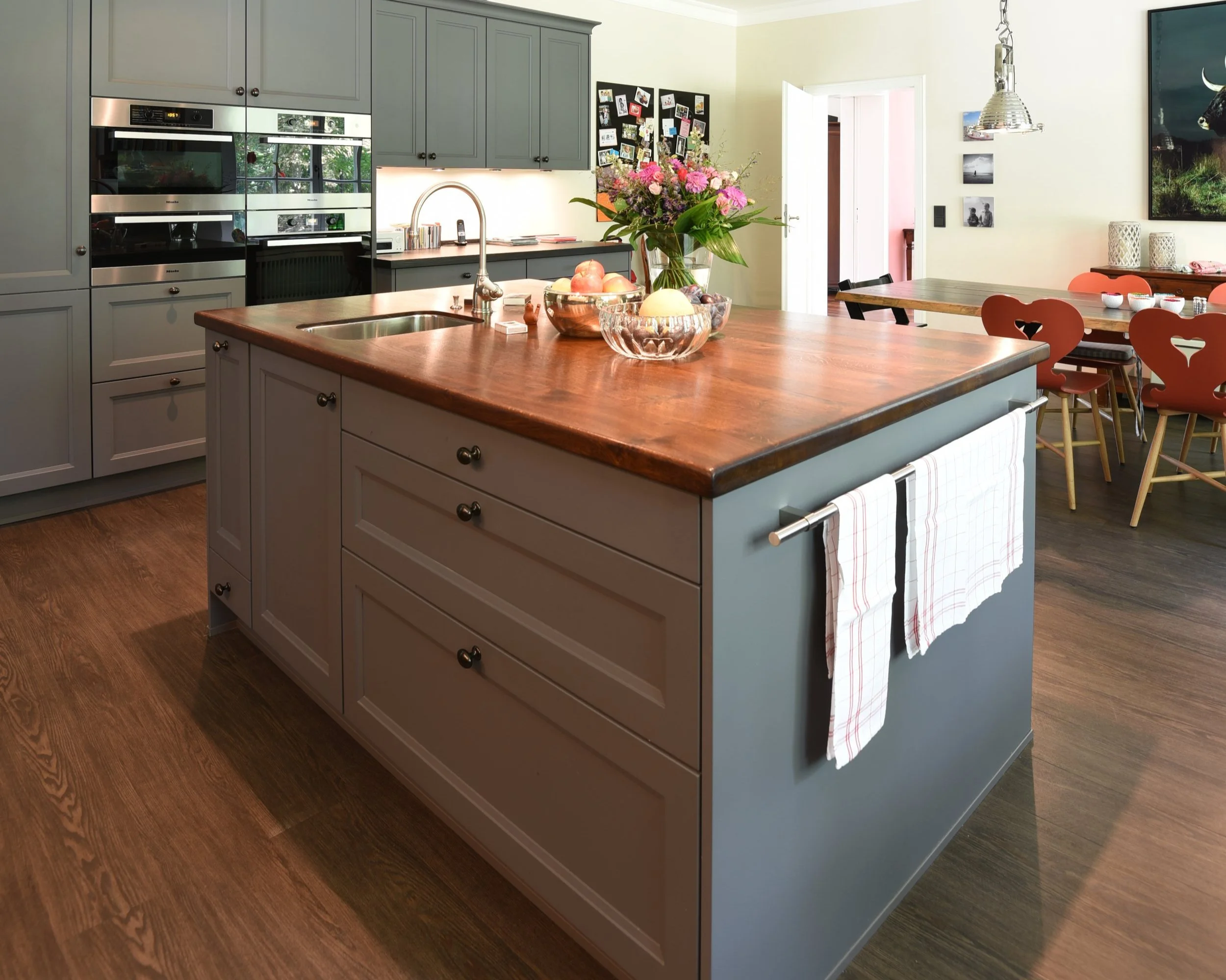 Massivholzarbeitsplatte auf Kücheninsel