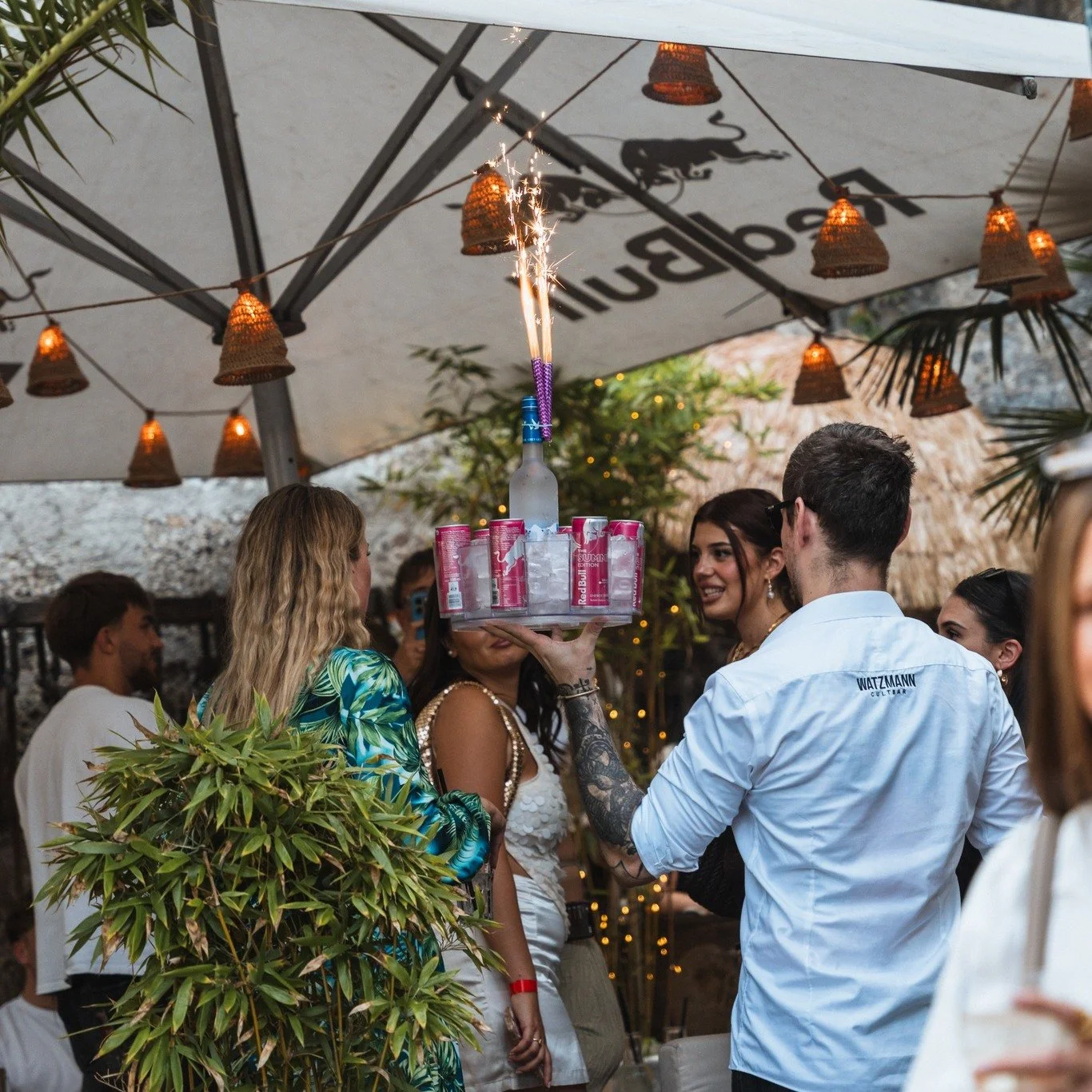 Kirtag &uuml;berstanden? Perfekt &ndash; dann let&rsquo;s go again! 🥂 

#SaturdayNight #LastSummerNights #SalzburgNights #WatzmannCultbar #SummerVibes #GoodTimes #CelebrateLife #watzmann #salzburg #cultbar #cocktails