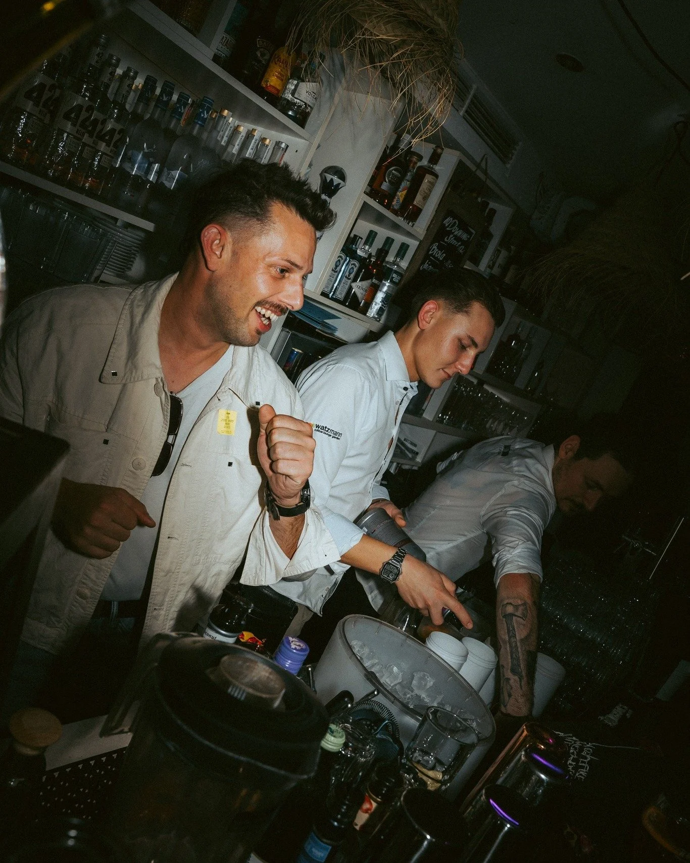 Funny Wednesday hits different. 😜

COCKTAIL HAPPY HOUR | SHOTS 1+1 | BOTTLE SPECIALS 

#watzmann #watzmannsalzburg #party #drinks #specials