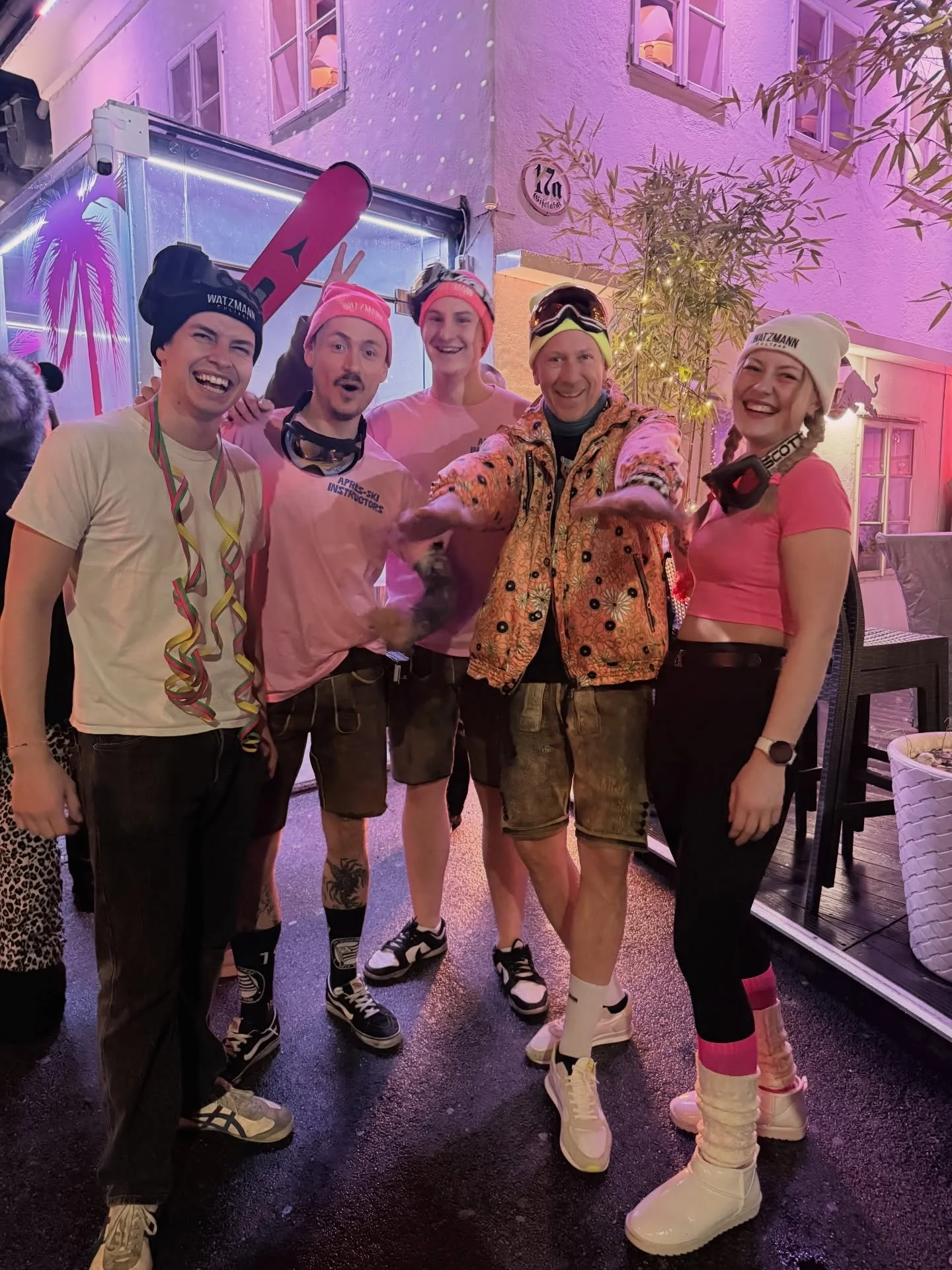 Skilehra vs. Skihaserl 🎿 auf los geht&rsquo;s los -> Faschungsdienstag - we are Ready 🎉 
Und der DJ aus den Bergen ist auch schon bereit 🎶