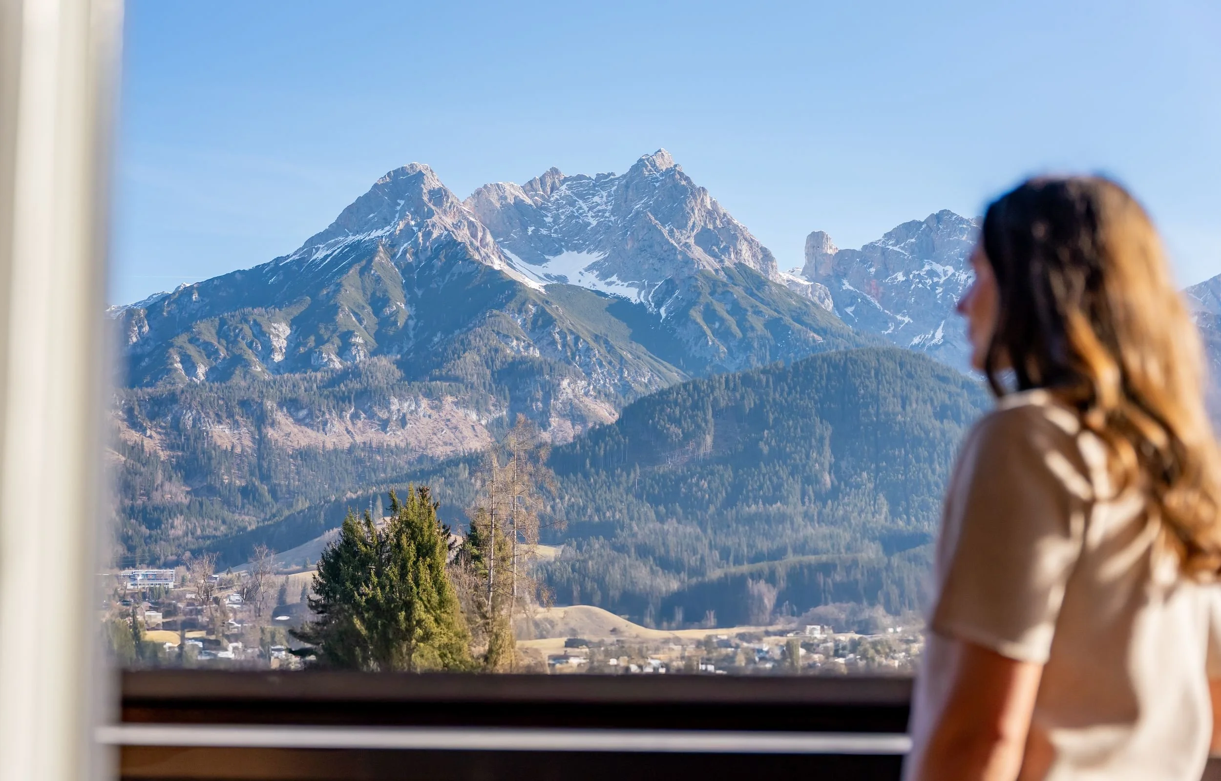 ritzenhof-portale-sommer-aussicht-berge.jpg