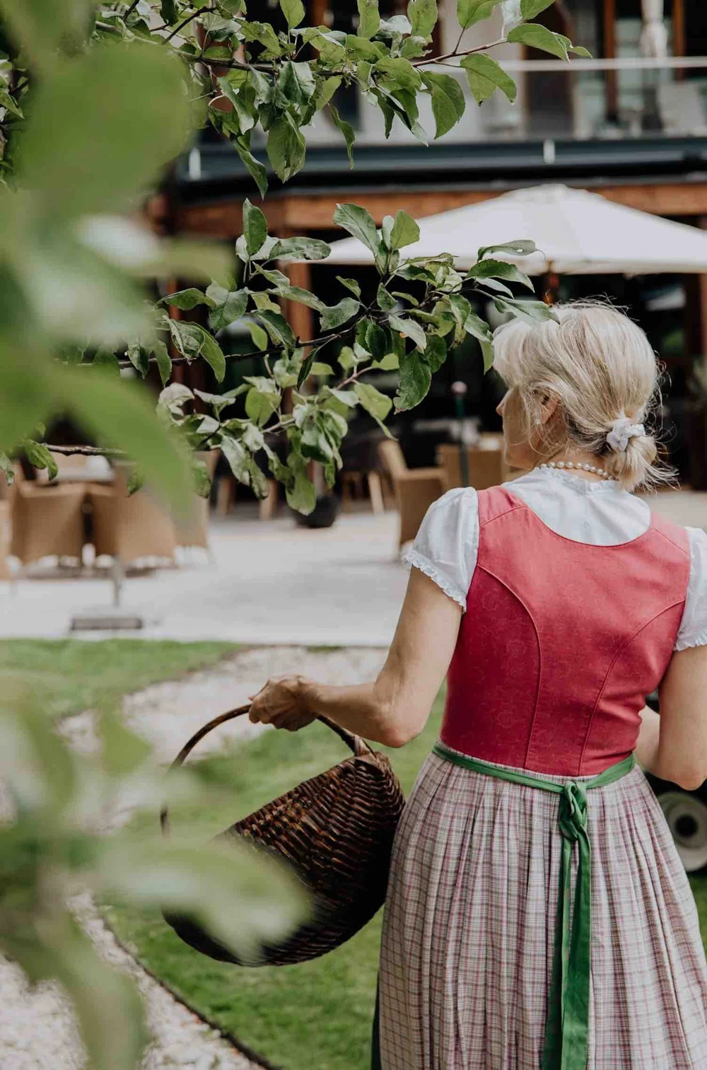 Gut Weissenhof_Hotel_Apfelbaum_Äpfel.jpeg