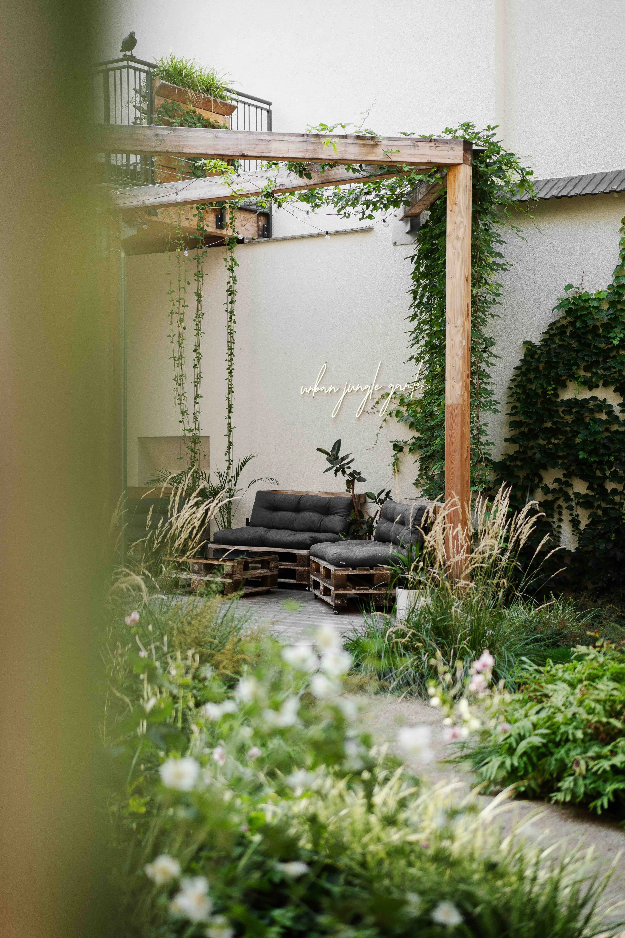 Urban Jungle Apartments_Frühling_2.jpeg