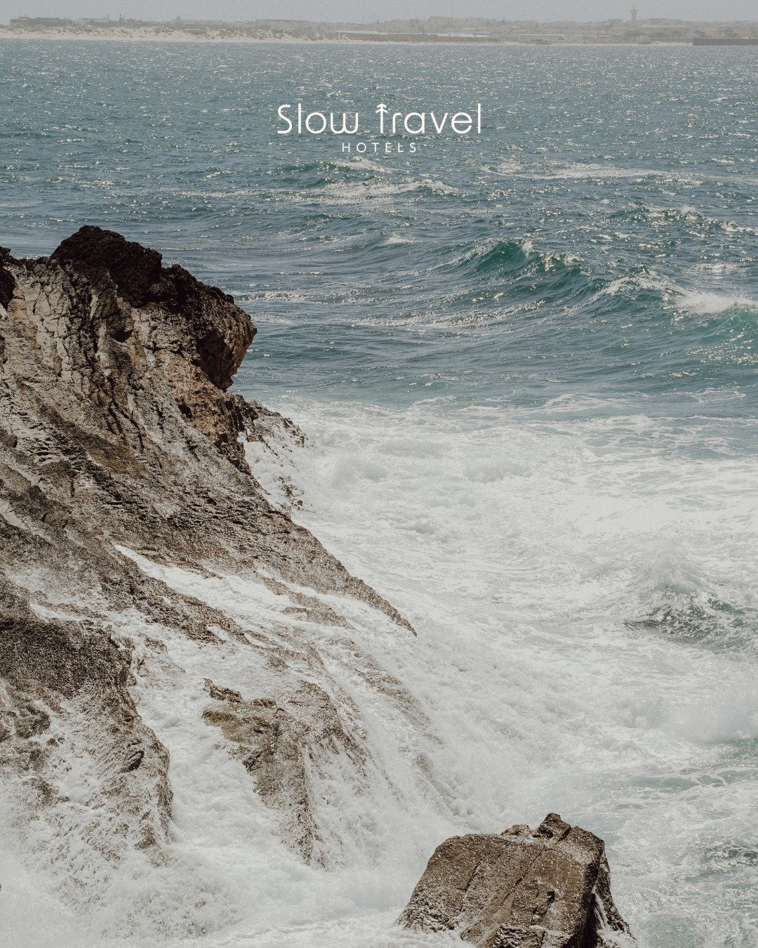 🌿 Mit Slow Travel Hotels Portugal neu entdecken 🇵🇹 

Goldene Str&auml;nde, malerische D&ouml;rfer, endlose Olivenhaine und die entspannte portugiesische Lebensart. Portugal ist wie geschaffen f&uuml;r alle, die bewusst reisen und besondere Orte en