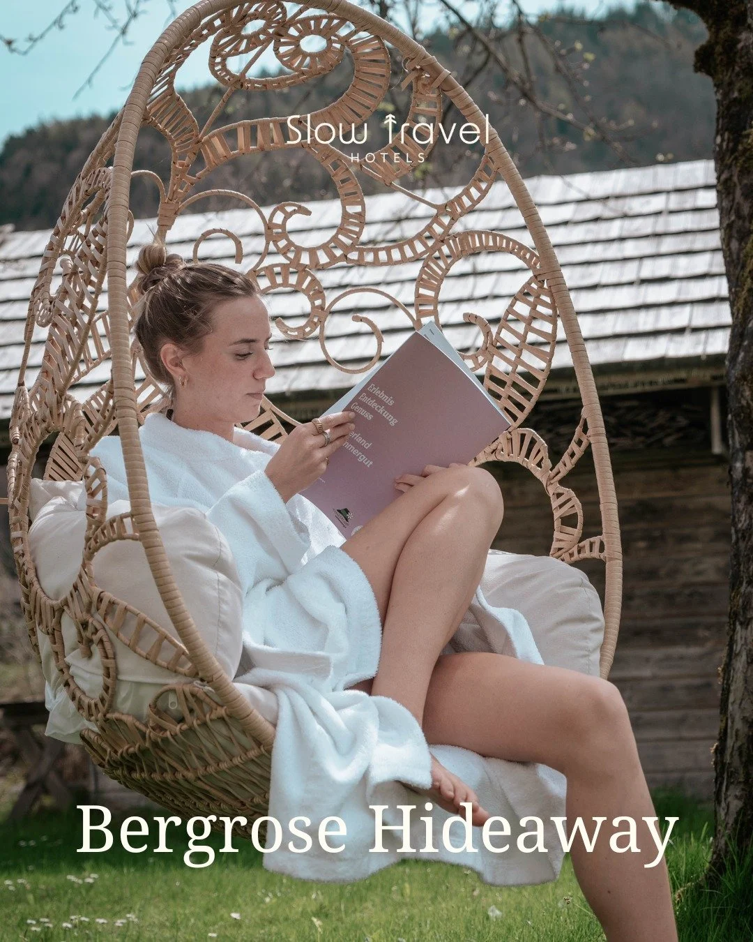 🌿 Wo Slow Travel seinen Ursprung hat 🏔️

Eingebettet zwischen dem Wolfgangsee, dichten W&auml;ldern und der beeindruckenden Bergwelt des Salzkammerguts ist das @bergrose.hideaway ein Ort zum Ankommen, Durchatmen und bewussten Erleben. 
Als erstes S