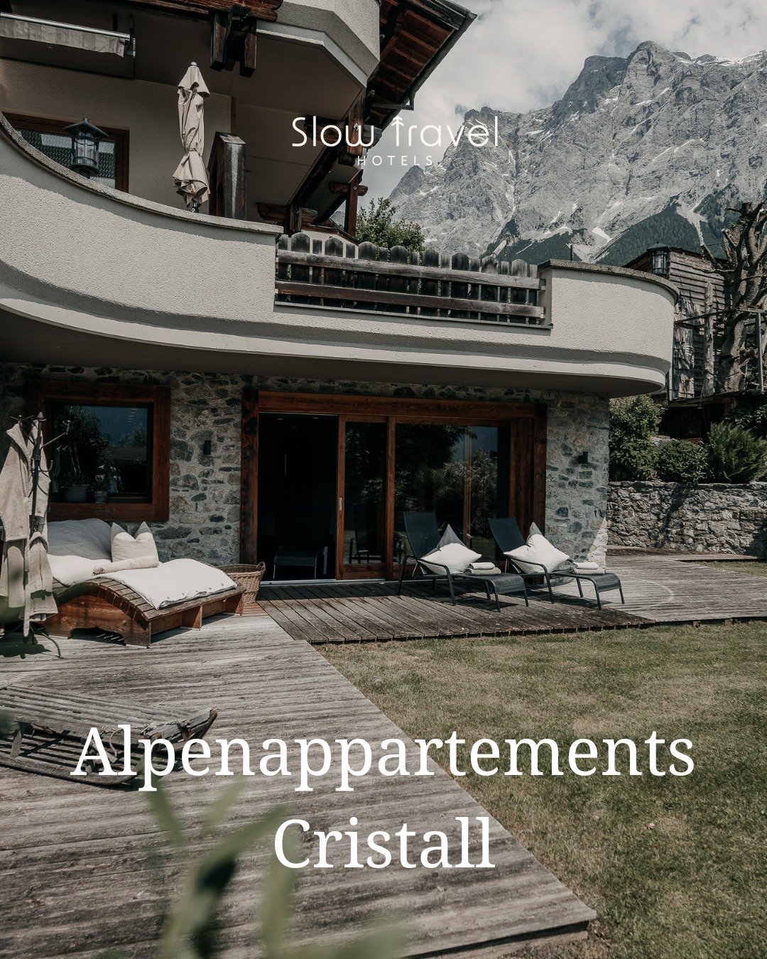 🌿 Slow Travel in Tirol: @apartment.cristall 🏔️

In Ehrwald, eingebettet in die beeindruckende Kulisse der Zugspitze, wartet mit den Alpenappartements CRISTALL ein liebevoll gestalteter R&uuml;ckzugsort f&uuml;r Familien, Freunde und Berghungrige. ✨