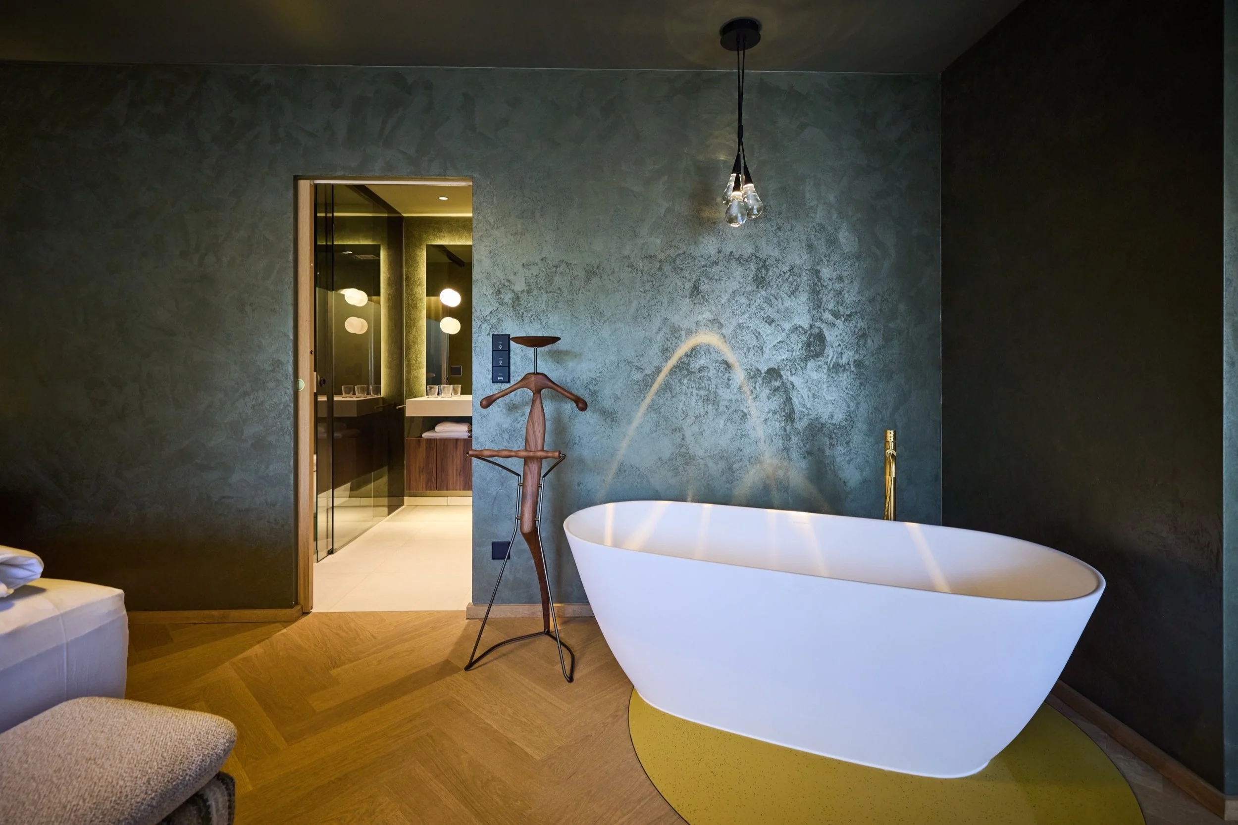 hotel-noa-schladming-suite-badewanne.jpg