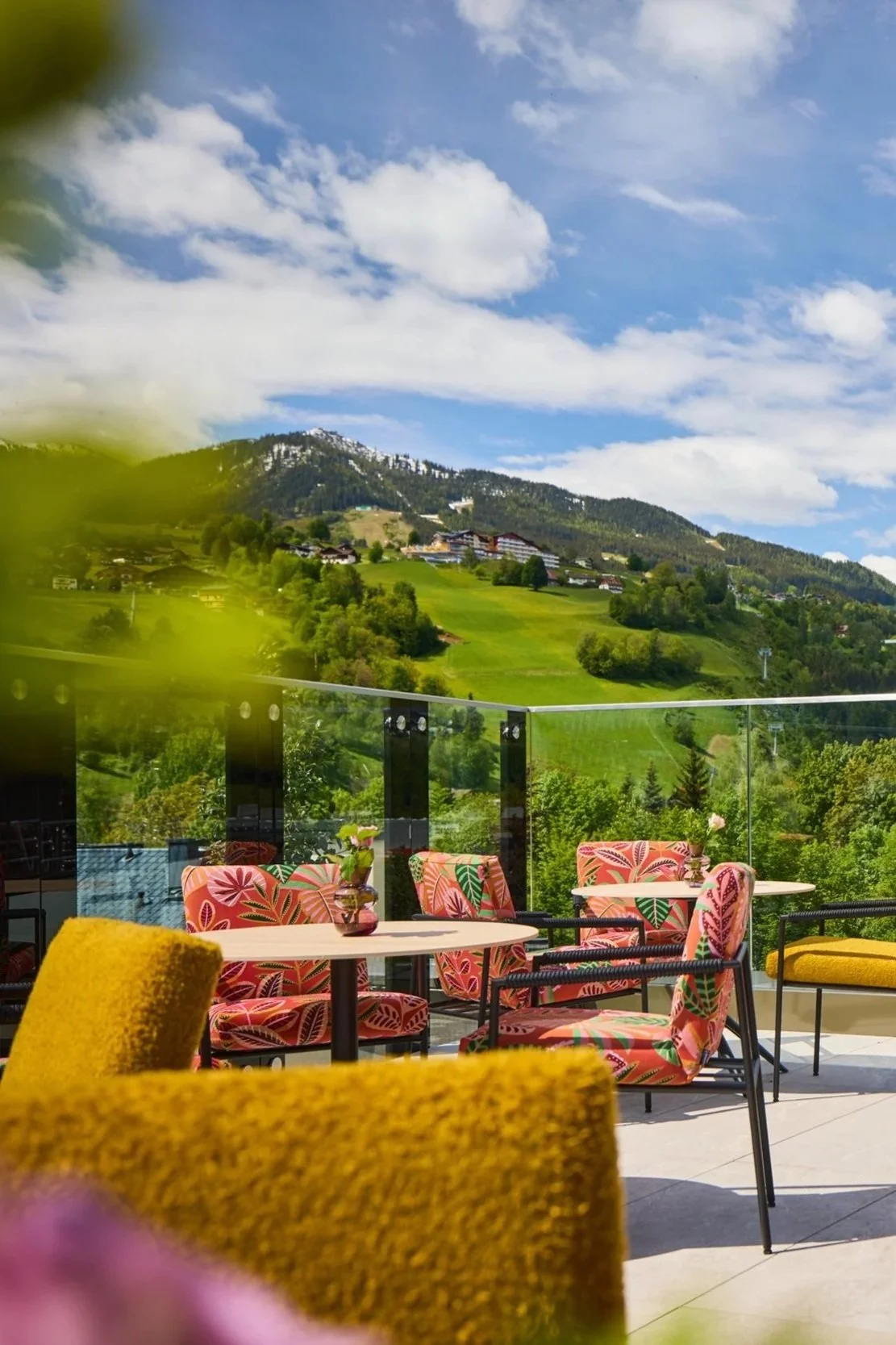 hotel-noa-schladming-skylounge-terrasse-rooftop-5.jpg