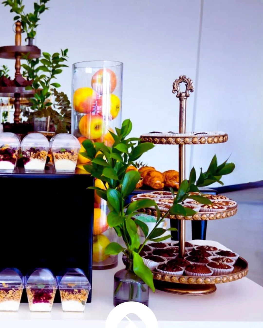 You see the beautiful setup. We see the 5am call time, the laughter in the kitchen, the calm before the crowd. Behind every effortless moment is a team that loves what they do. 💛

#OnsideEvents #TheArtOfHosting #BehindTheScenes #CateringTeam