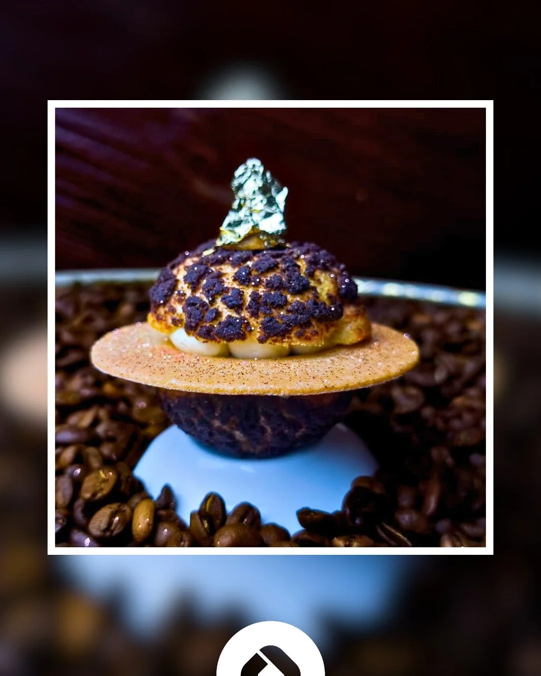 If your dessert doesn&rsquo;t arrive wearing a golden crown&hellip;is it even December? 👑✨

A little coffee, a little crunch, a whole lot of &ldquo;wow&rdquo;.

#OnsideEvents #TheArtOfHosting #DecemberTreats