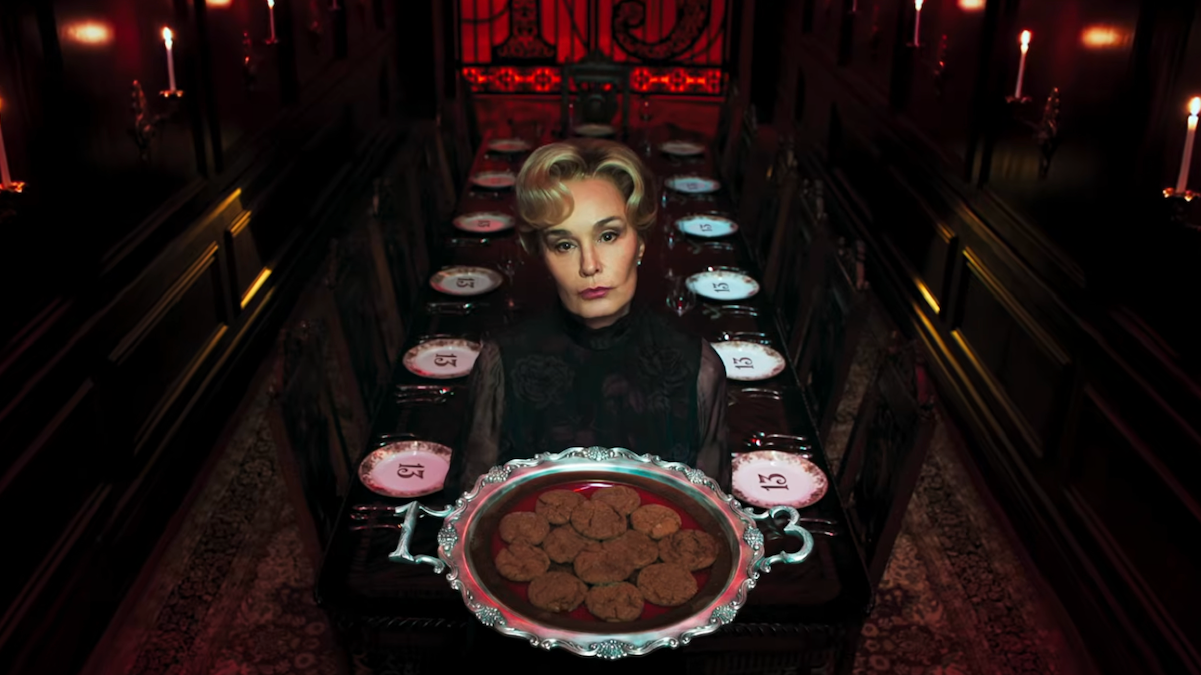 American Horror Story: 13 Is Already Embracing Everything We Love About AHS