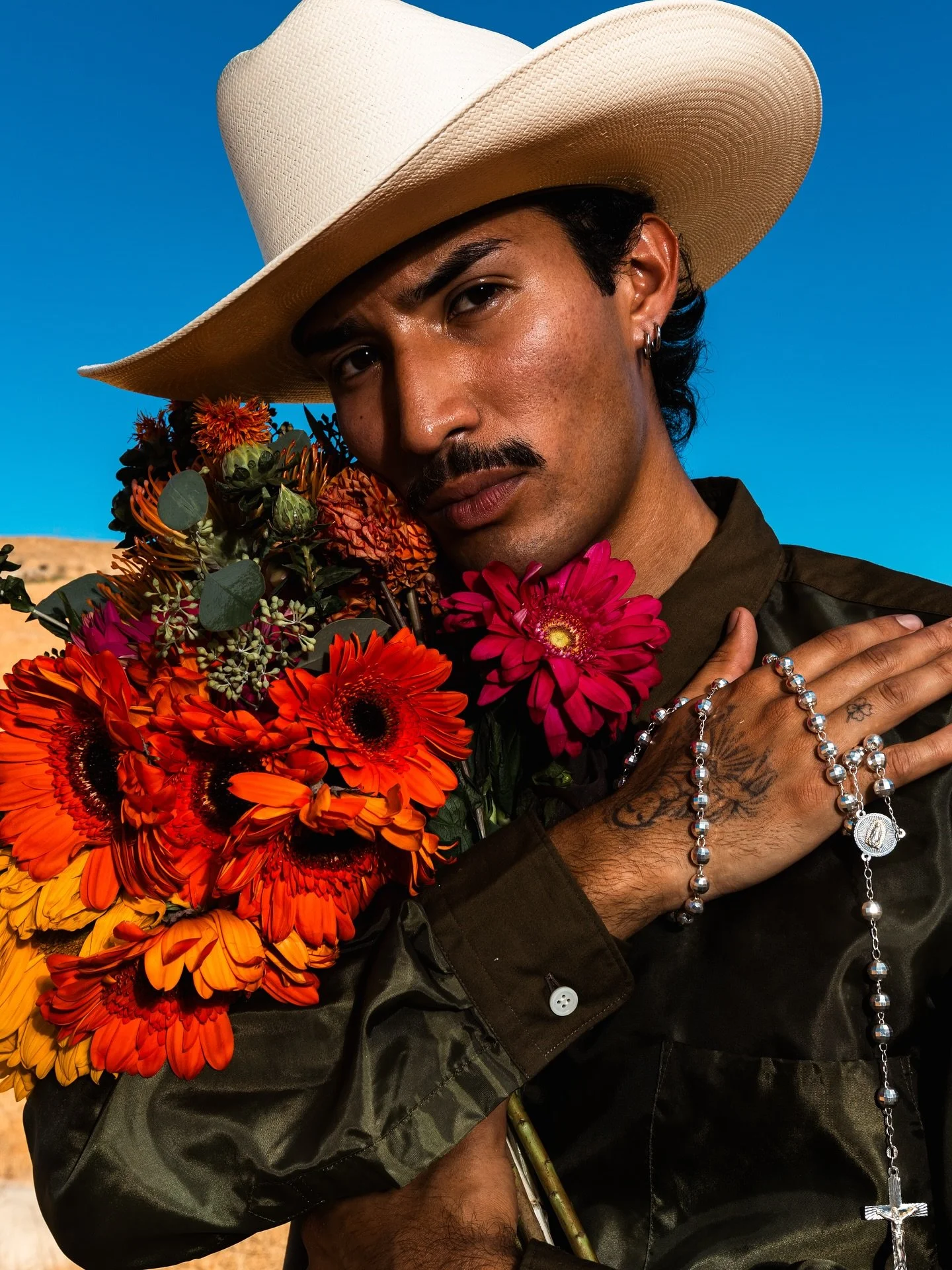 &ldquo;I know there are so many other kids with the same dreams and ambitions of becoming an artist, and my biggest advice would simply be to do it for yourself and not to please anyone else.&rdquo; RCA artist Paco (@es.pacoo) talks with us about roo