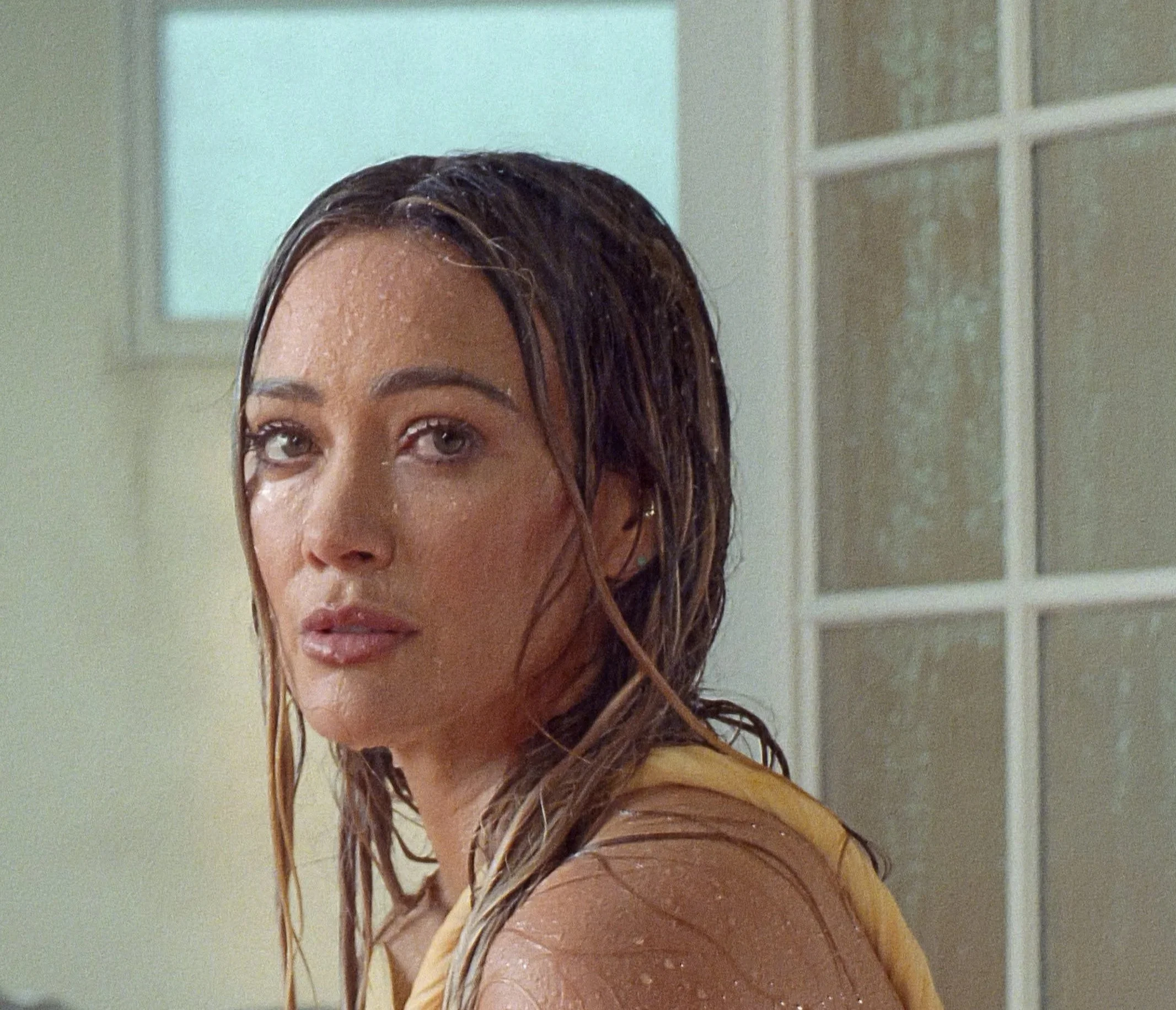 Hilary Duff Revisits “Come Clean” With a New Re-Recorded Version