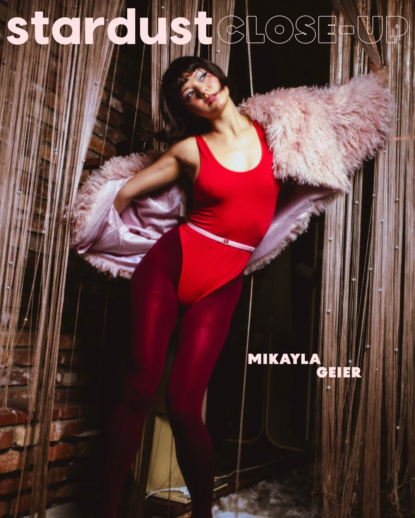 Rising pop artist Mikayla Geier (@mikaylageier) talks to Stardust about the passions fueling her right now, the comfort content she keeps returning to, and her latest single, &ldquo;HOTLINE,&rdquo; for our newest Close-Up cover story. 

Tap the link 