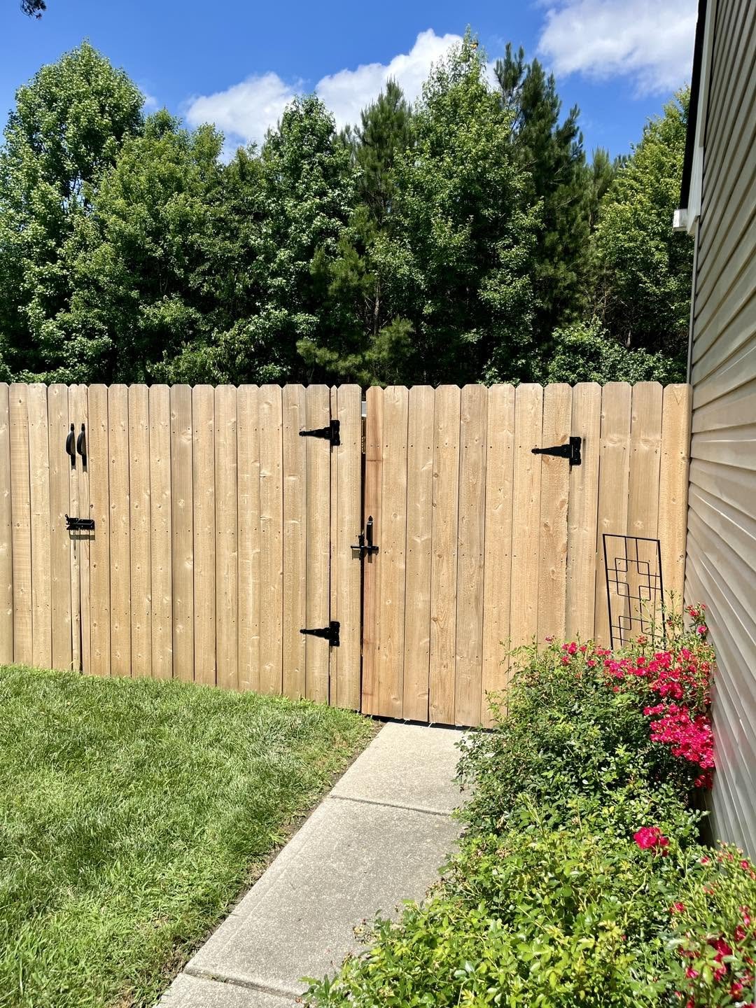 Well-built decks add outdoor living space and real value to your home. We build custom decks using pressure-treated wood, composite decking, or your material of choice.  Add privacy, security, and curb appeal with a professionally installed fence.