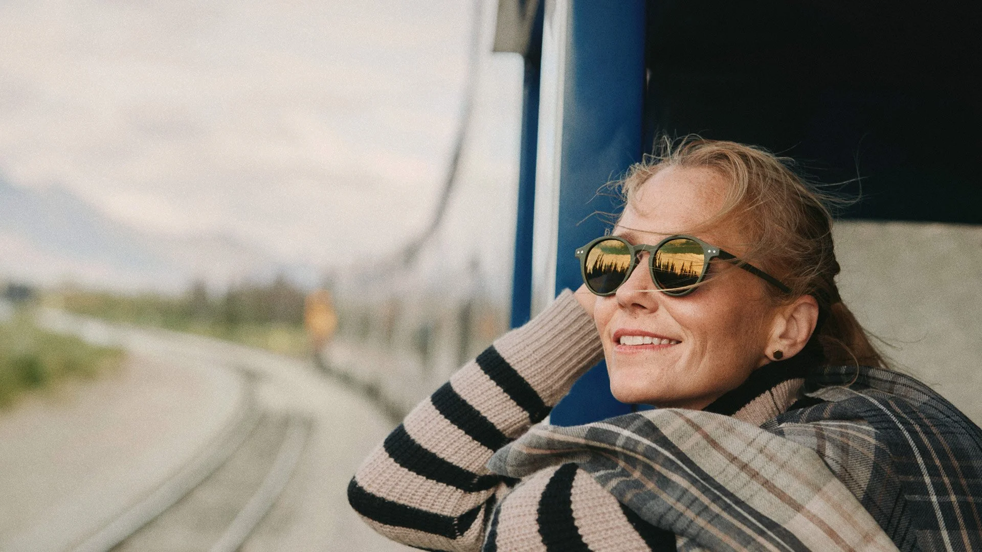 Alaska-Production-Company-Female-on-Train-WABU-Creative-071624-0383.jpg