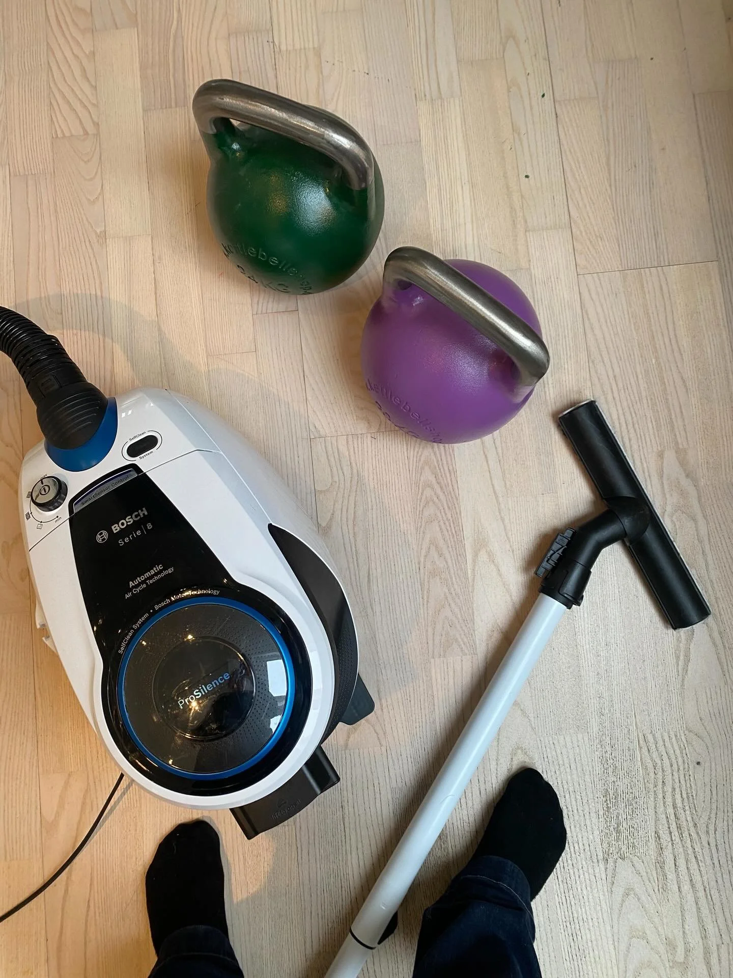 I dag skulle jeg have tr&aelig;net &hellip;

Jeg g&aring;r til styrketr&aelig;ning p&aring; hold hver torsdag. Men jeg er s&aring;&aring;&aring;&aring; tr&aelig;t efter en sindssyg uge, hvor livet sker ret voldsomt, og jeg orker ikke k&oslash;returen