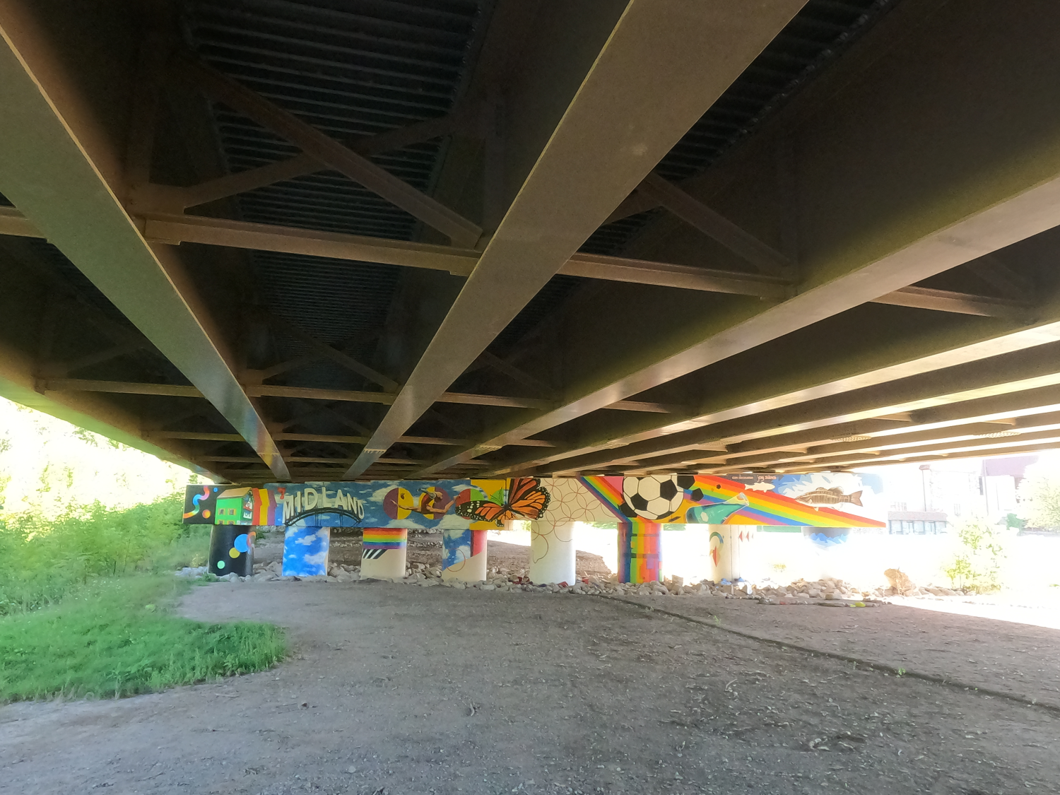 Karl B. Robertson Bridge 2.png