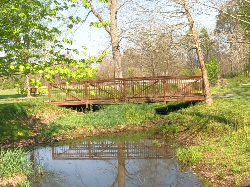 Loys Station Park Bridge 2.png