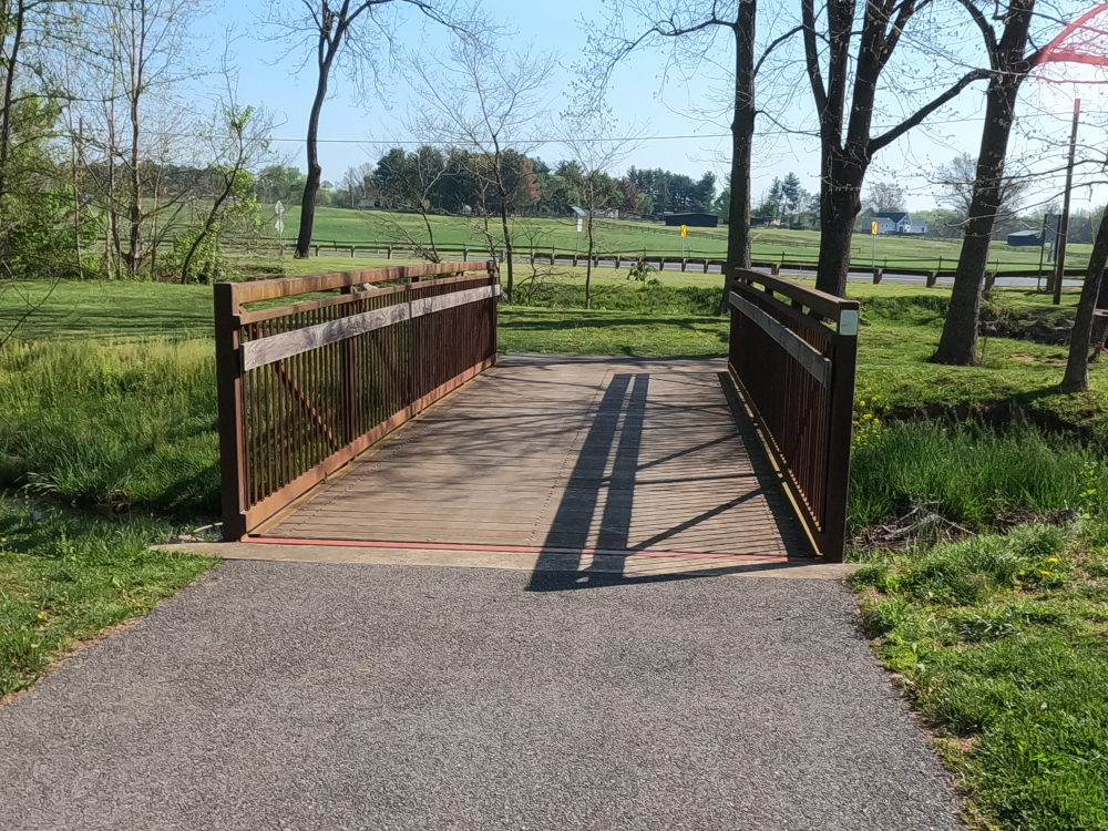 Loys Station Park Bridge 5.png