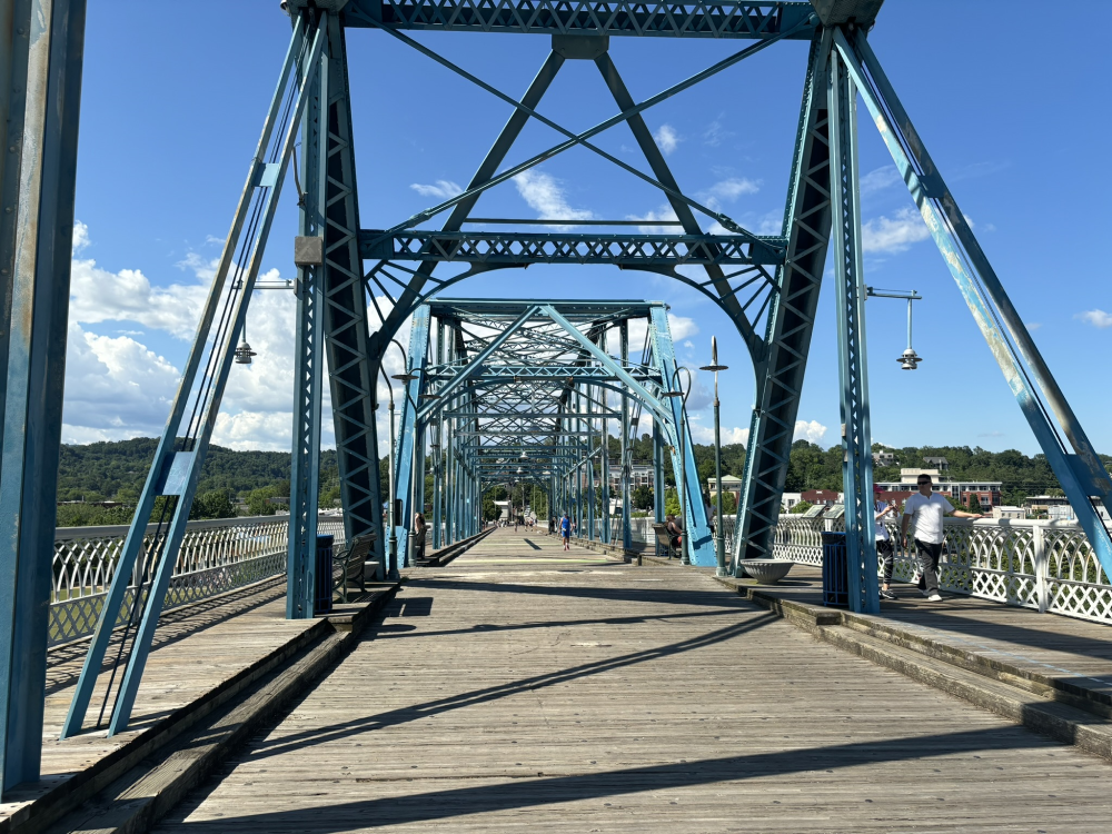 Walnut Street Bridge 11.png