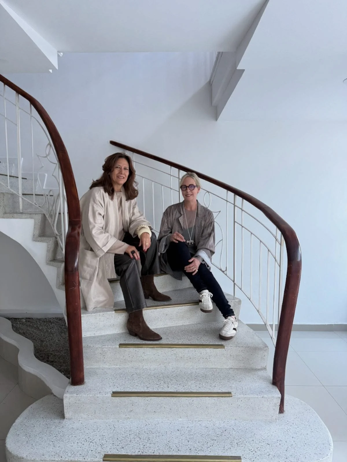 E n  t &aacute; n d e m

&iexcl;Nos emociona profundamente compartirles la noticia de ya tener lista la edici&oacute;n 2025 #lamalpensantemoda Arquitectura, Dise&ntilde;o &amp; Artesan&iacute;a!

Ana Mar&iacute;a y Rocio. Rocio y Ana Mar&iacute;a.

E