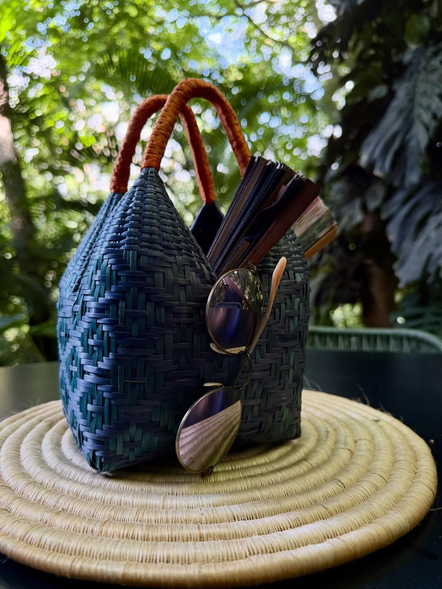 C o n v i v i r  c o n  l o s  a r t e f a c t o s

Adivinarles su presencia y resolver con ellos la cotidianidad.