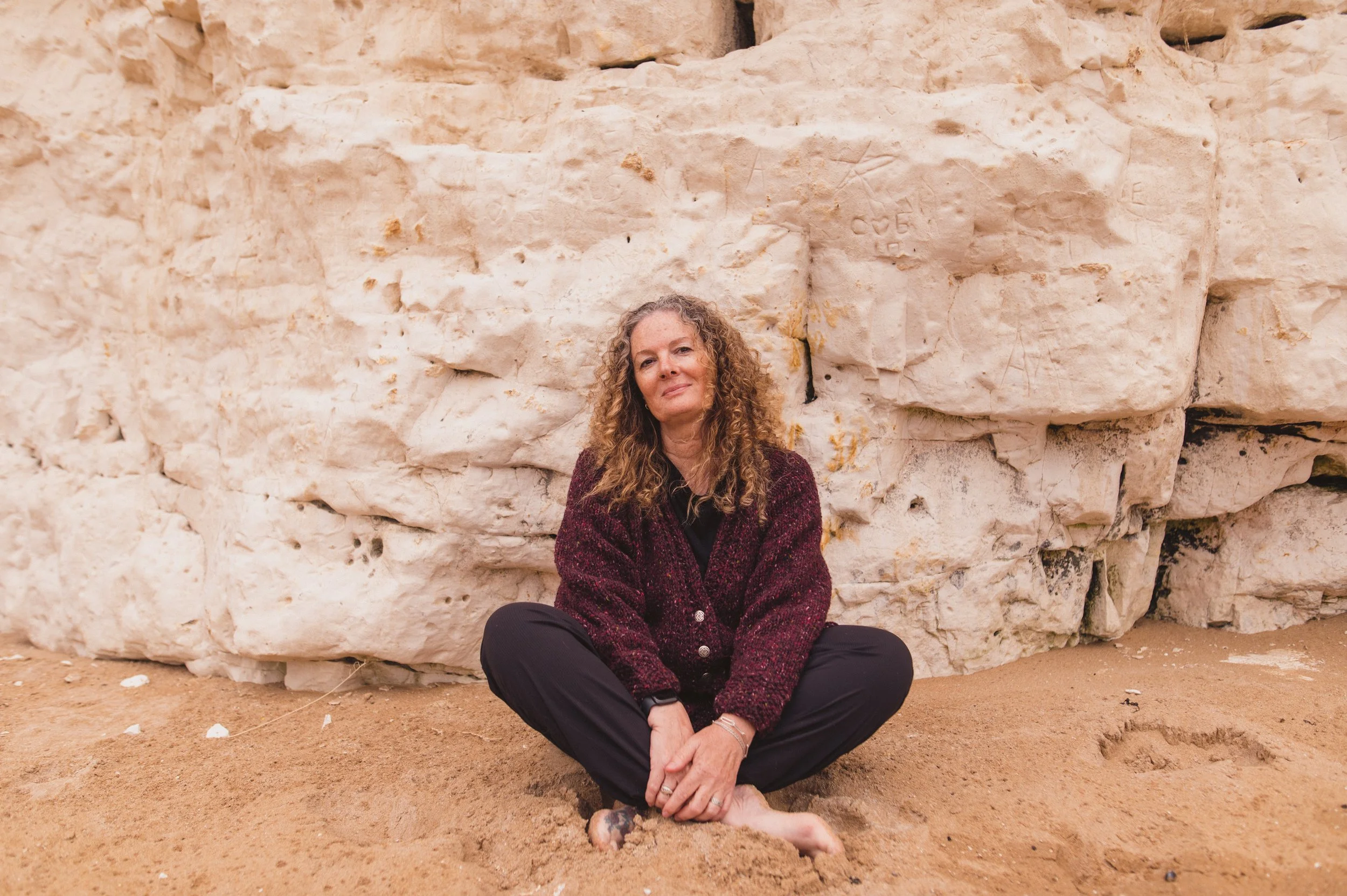 Picture of Dawn Ingram, founder of Posture Works - Coaching and movement for Scoliosis and spinal conditions - Offering 121 Coaching, Group Classes, Events & Courses and Scoliosis Specific Consultations online and in Kent, UK.