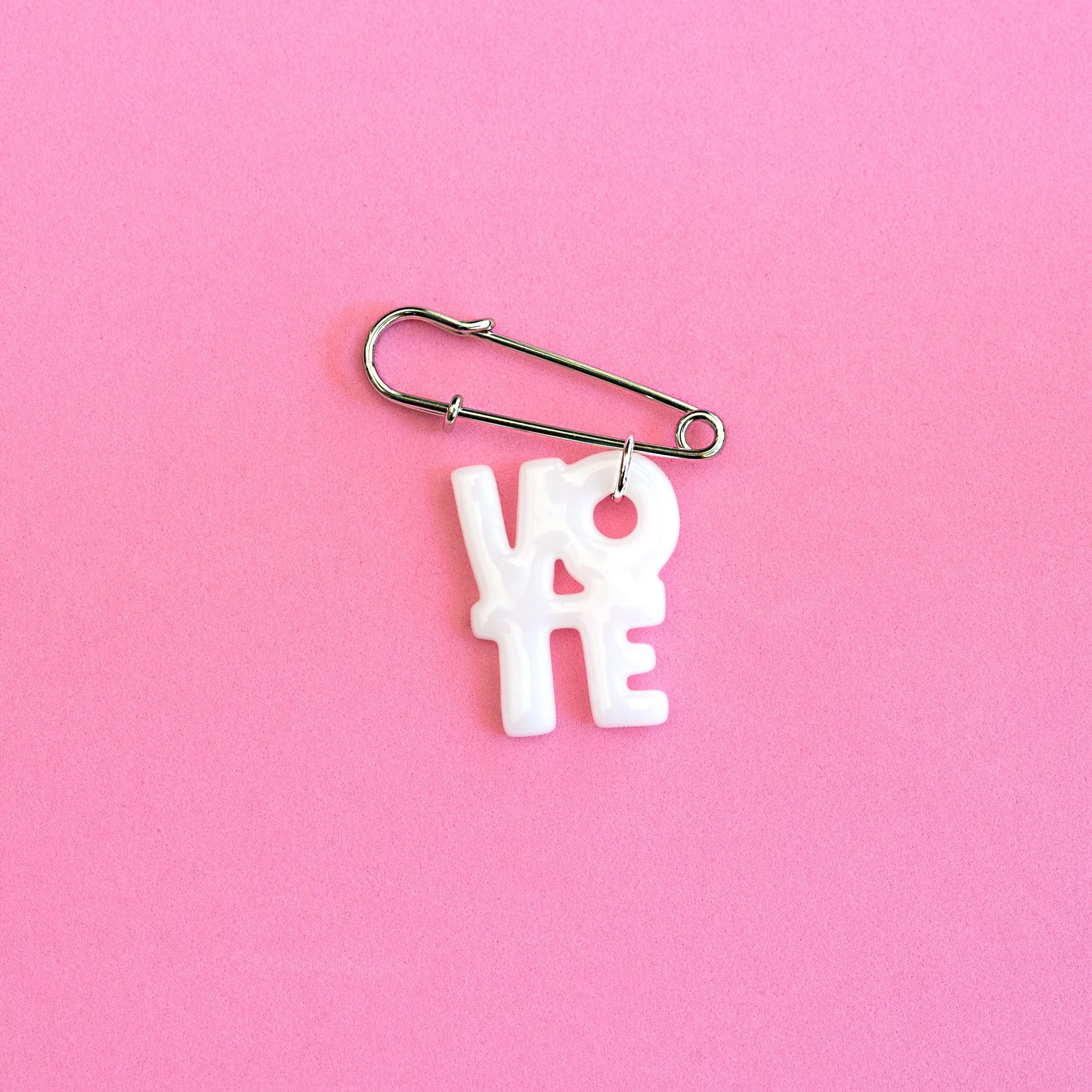 1000_Vote-pin_3544.jpg