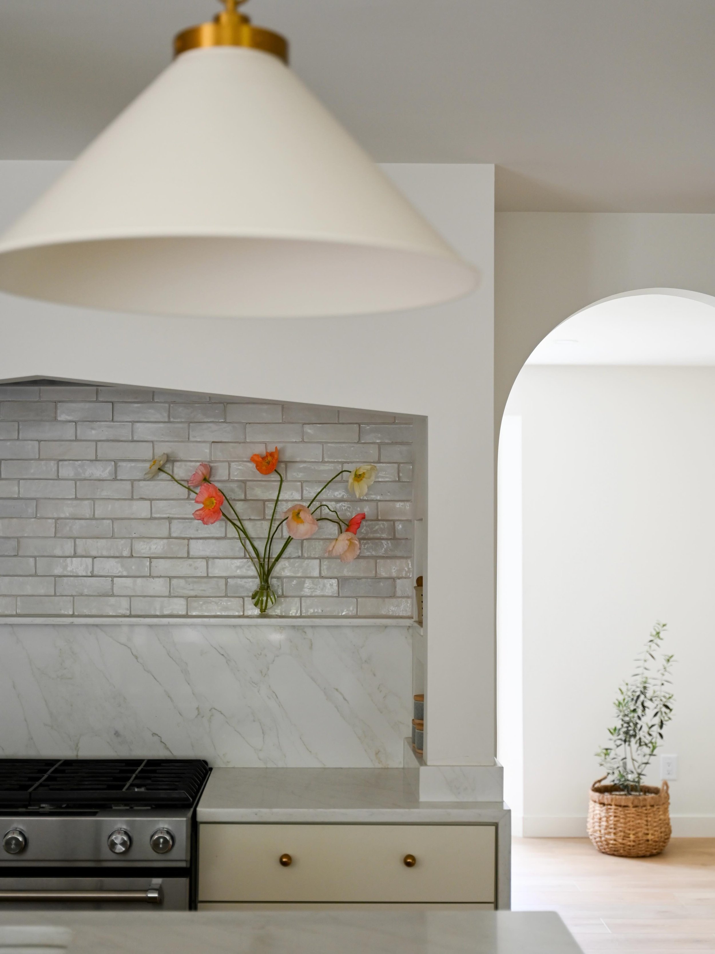 With love, from my kitchen !!!

For me, the kitchen is the absolute heart of the home. When we first bought our house, I immediately saw this layout. 

I knew I wanted to create a big focal statement, &amp; stray away a bit more from a complete open 