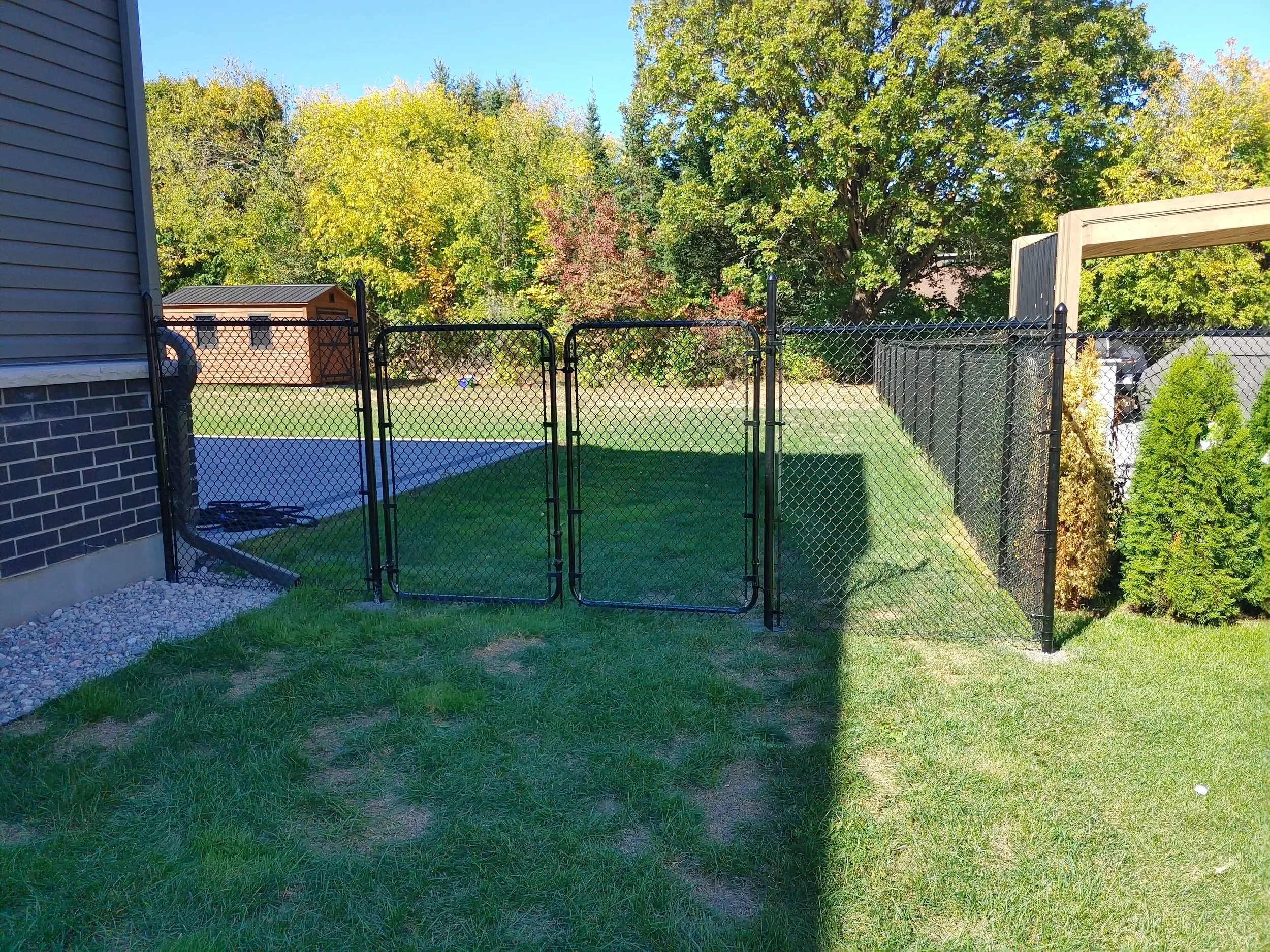 Chainlink Fence in Manotick, 2025. StandArt Fence