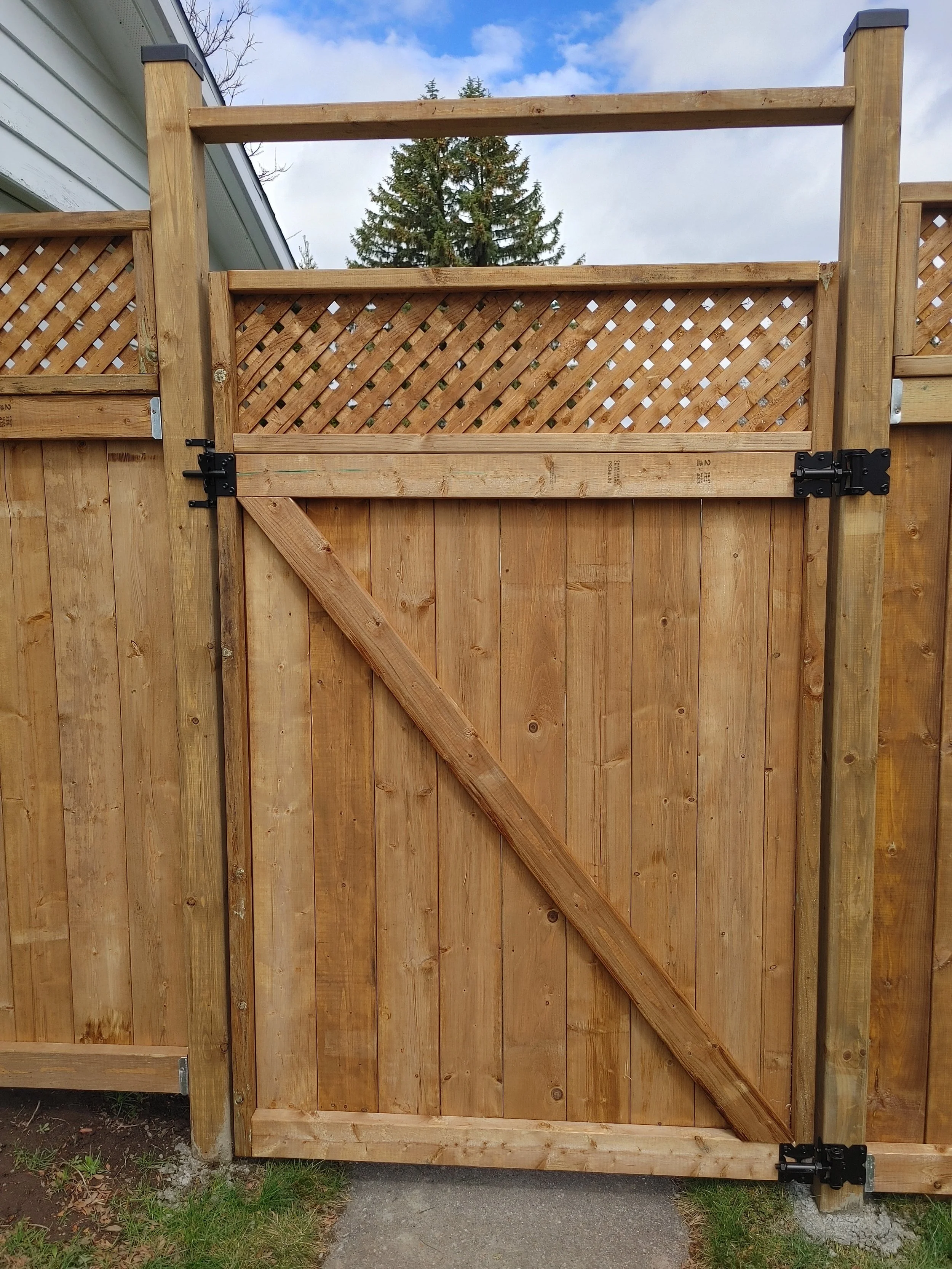 Wood Pressure Treated Fence in Nepean, 2025. StandArt Fence 