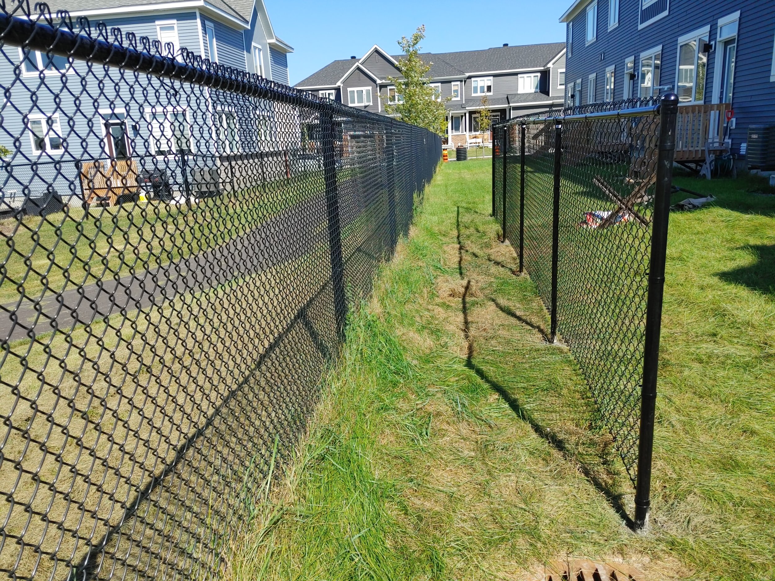 Chainlink Fence in Barrhaven, 2024. StandArt Fence