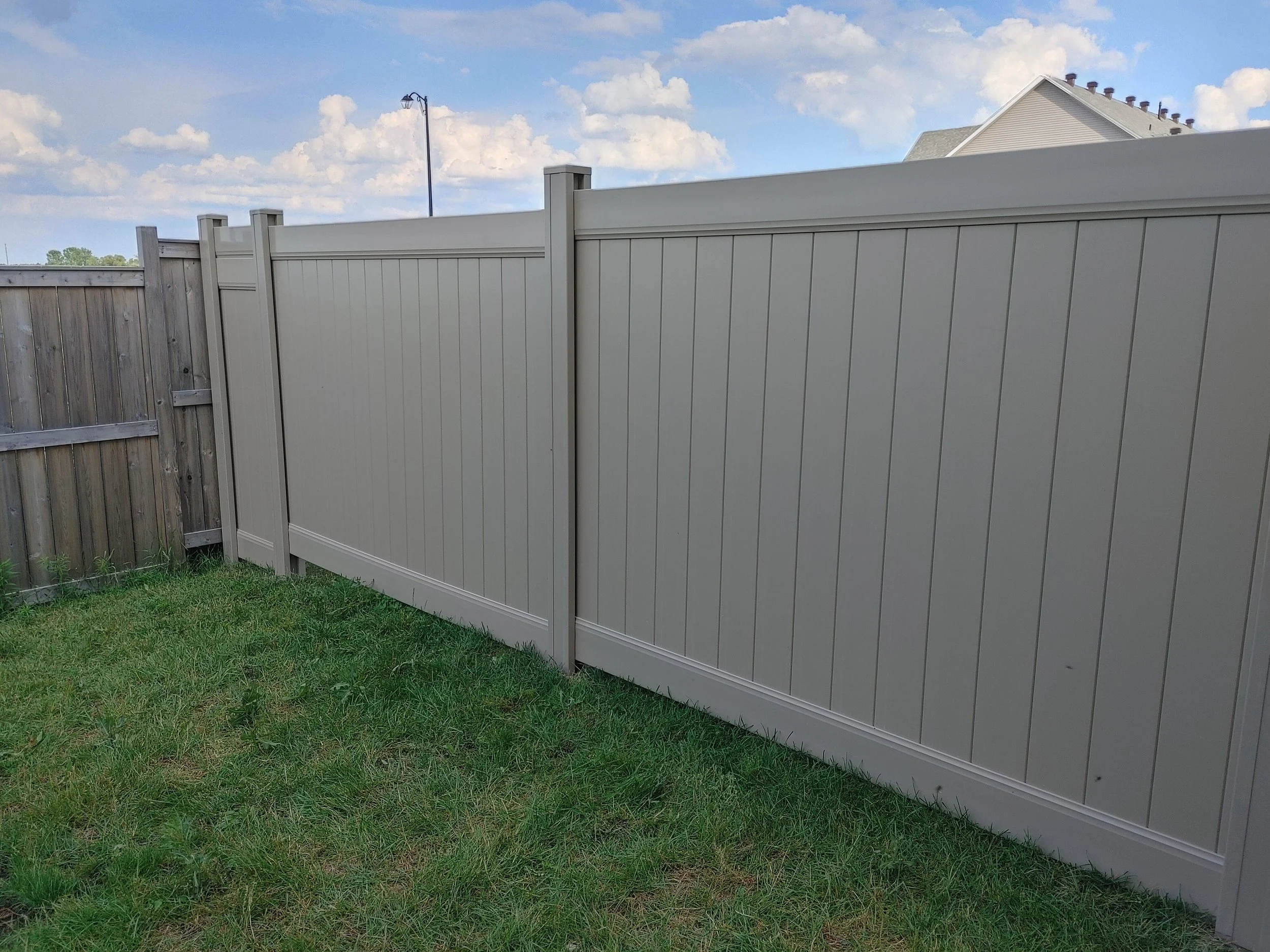 Adobe PVC Fence in Barrhaven, 2025. StandArt Fence 