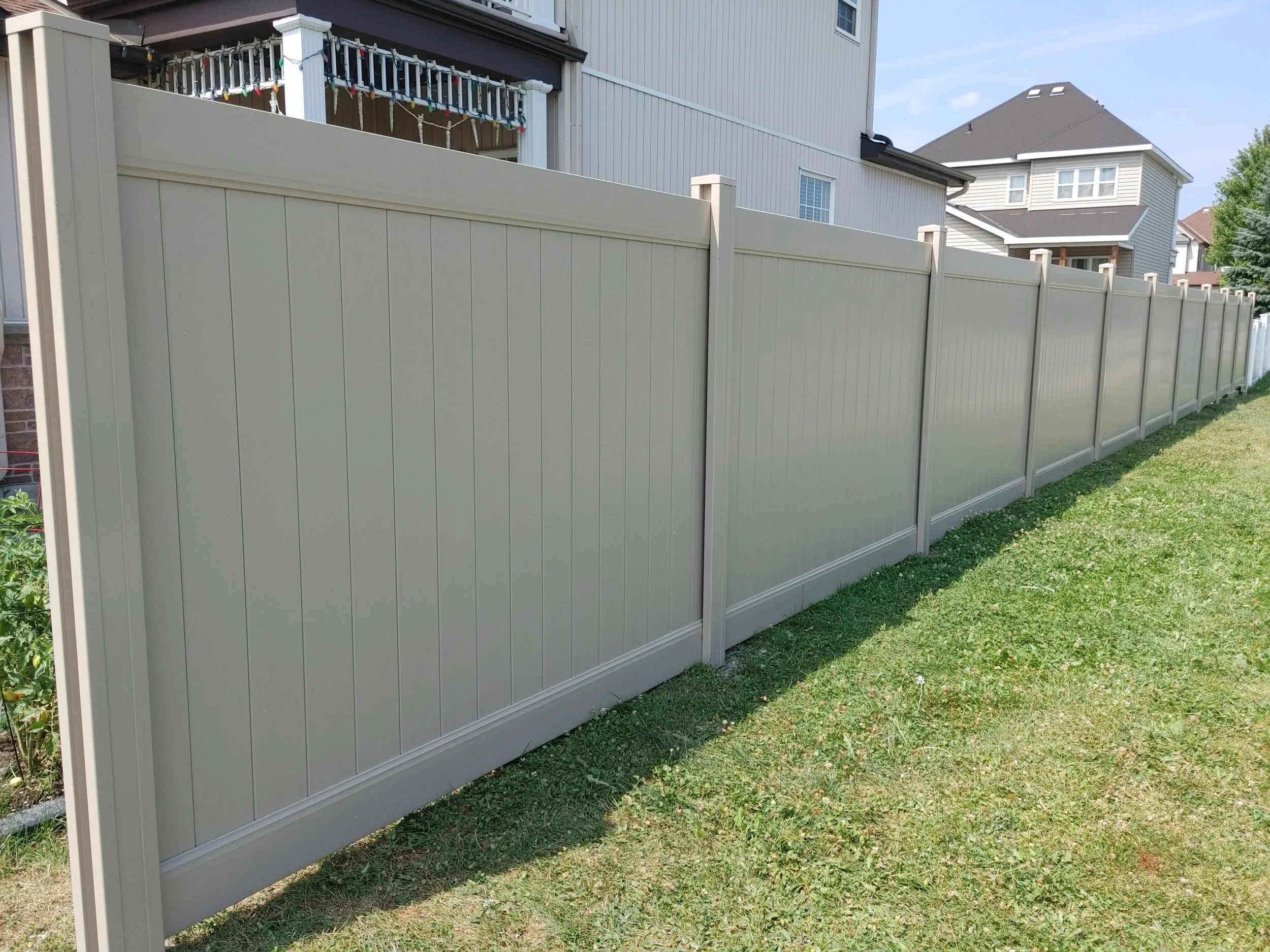 Adobe PVC Fence in Kanata, 2025. StandArt Fence 