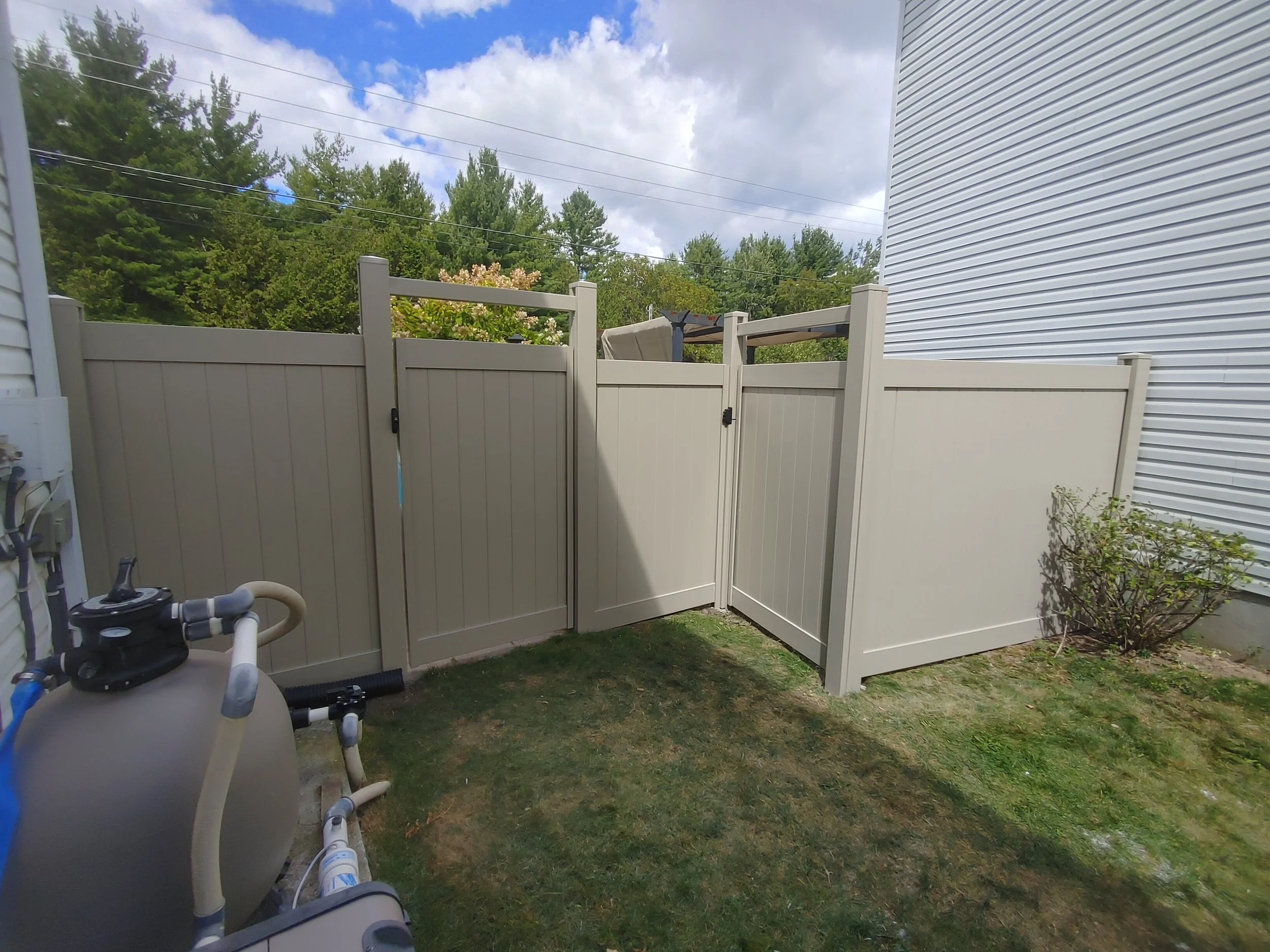 Adobe PVC Titan Fence in Stittsville, 2025. StandArt Fence