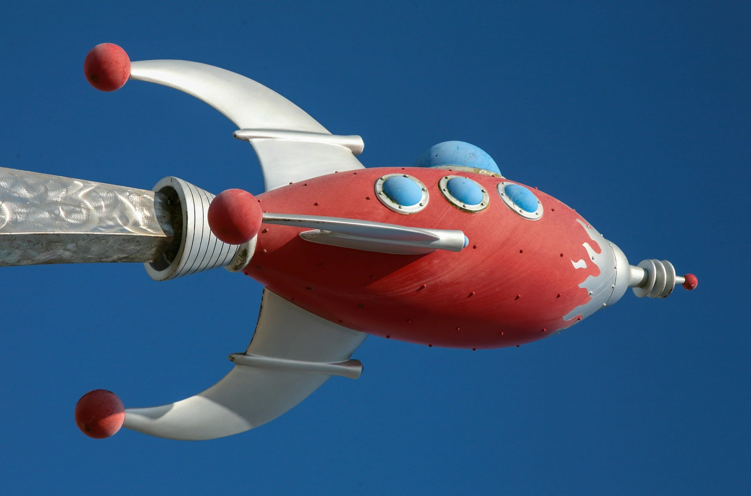 atomic looking rocket