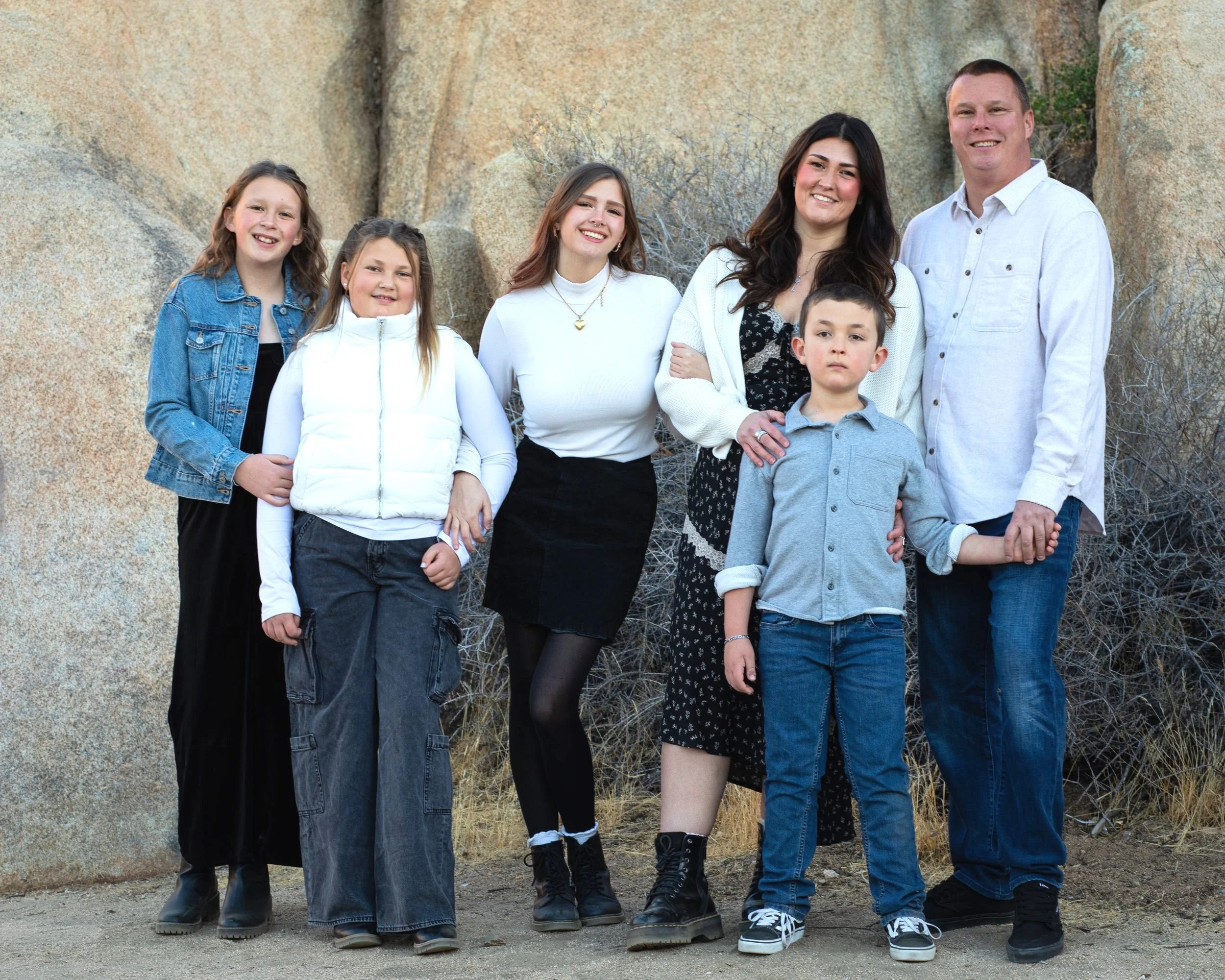 Blended family photo of step dad, mom, kids in apple valley by family photographer.