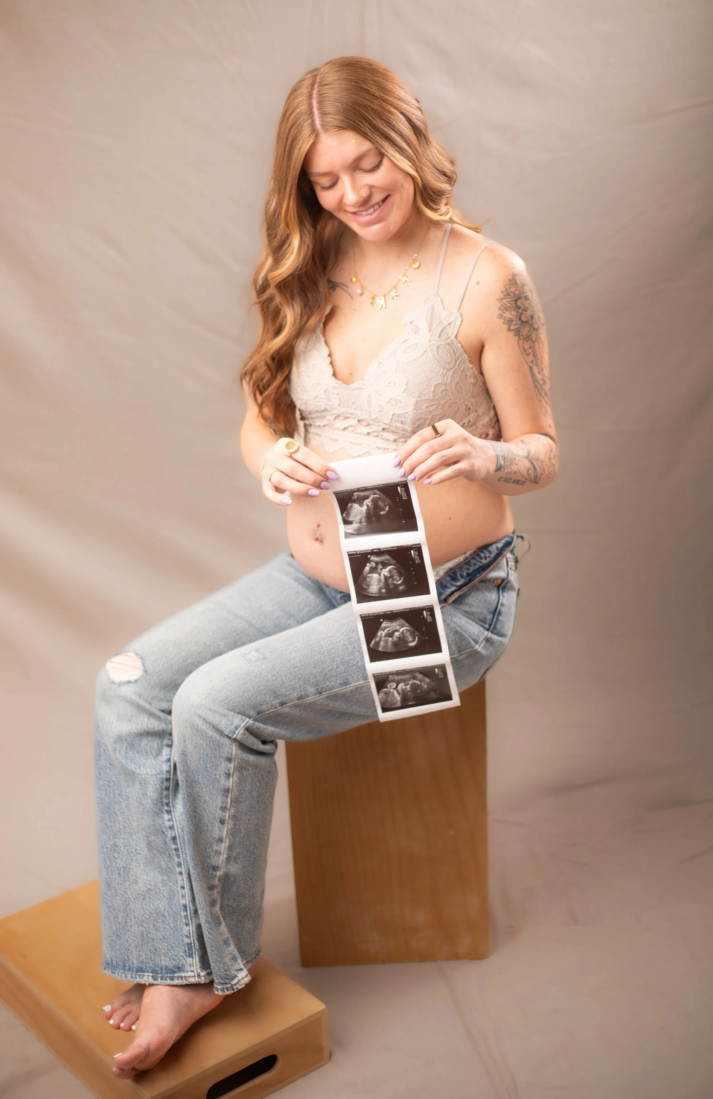 Victorville, high desert family photographer captures beautiful maternity photos of mama to be.