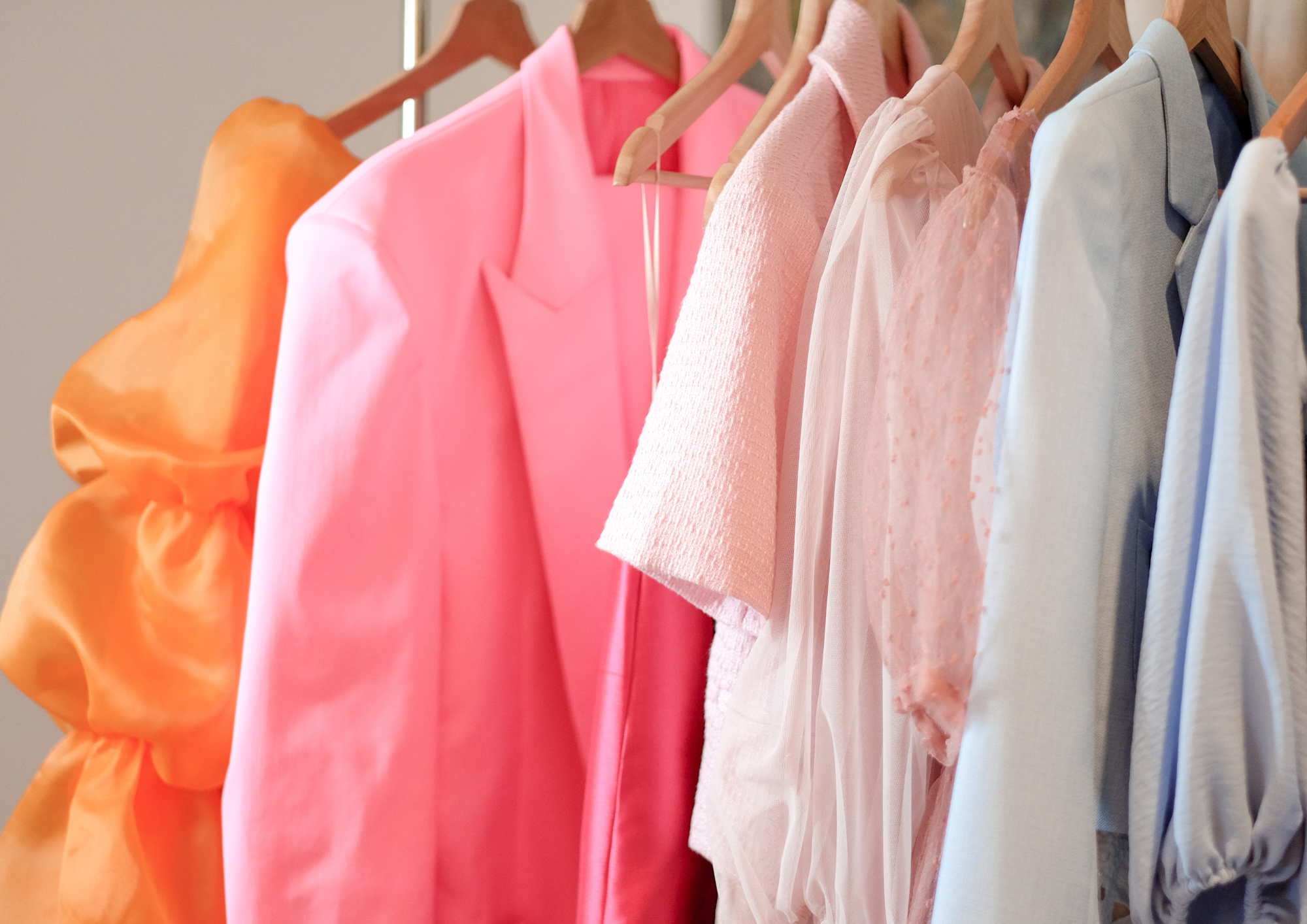 What Colors and Outfits Look Best for Family Photos in the High Desert