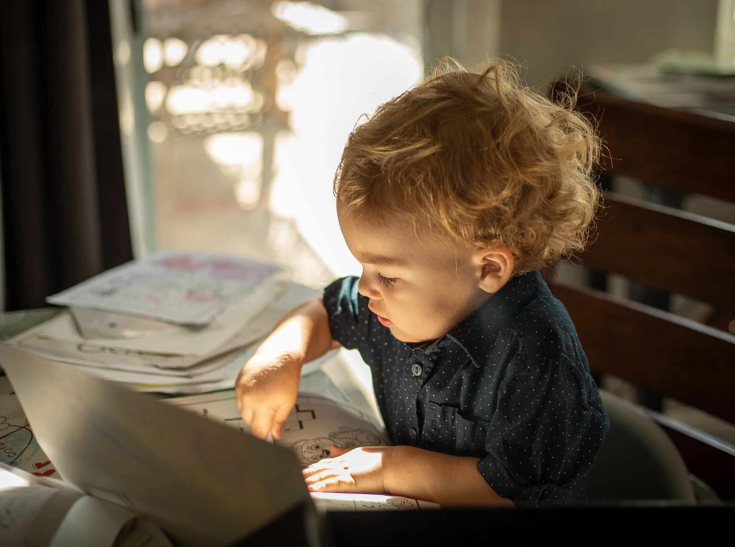 High desert portrait and family photographer shares tips for getting kids to help around at home. Toddlers can help with smaller things.