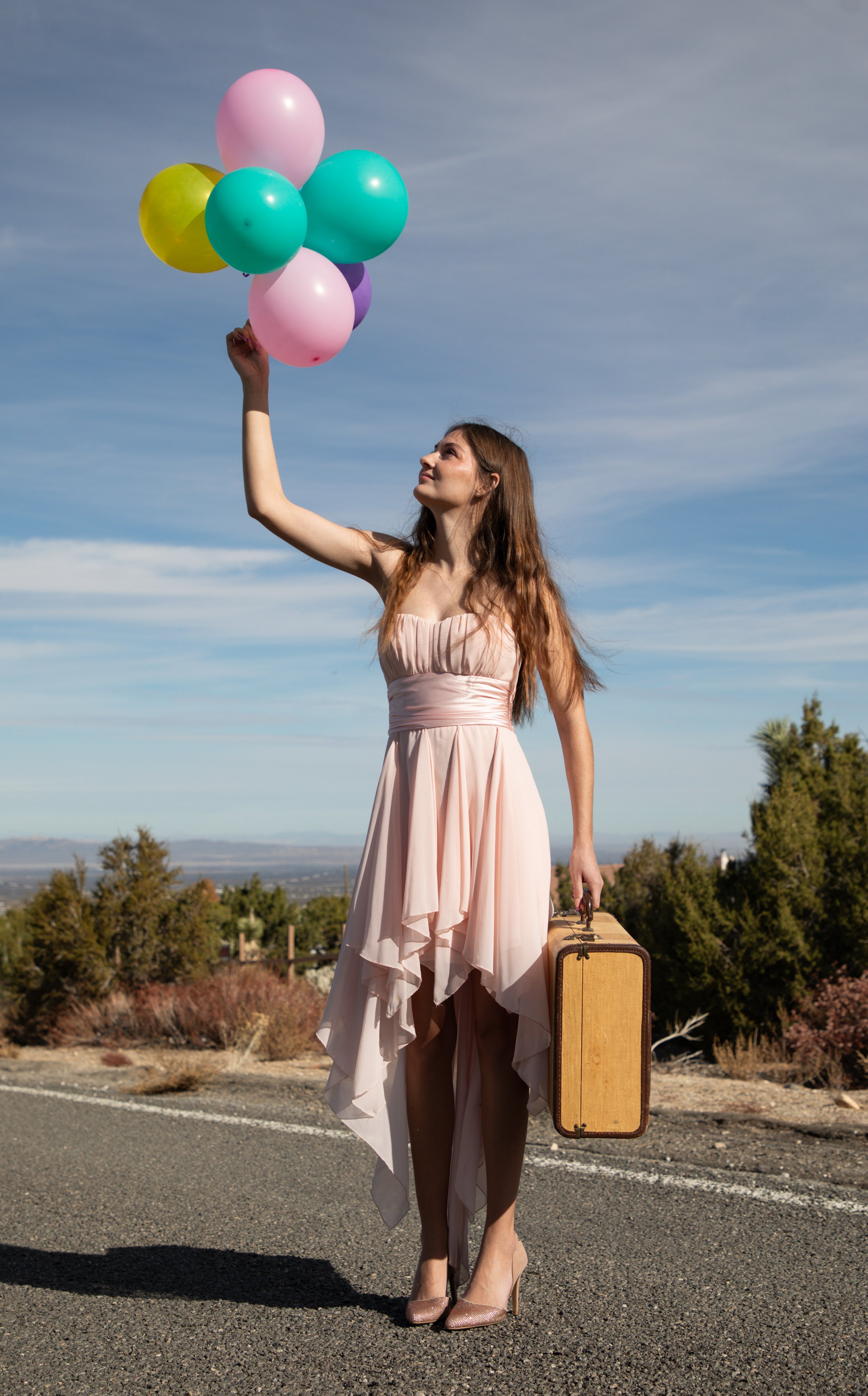 Senior pictures and poses for girls in the high desert 