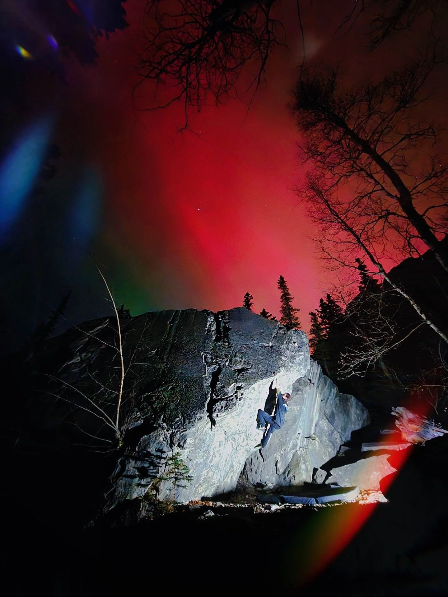 A late-night walk out from Big Choss turned into something pretty special. One of our incredible ambassadors @_jared_gillis_ on Hey Sailor with the northern lights firing above. Total chance moment, perfectly captured by @sceveleigh . Unreal photo. 
