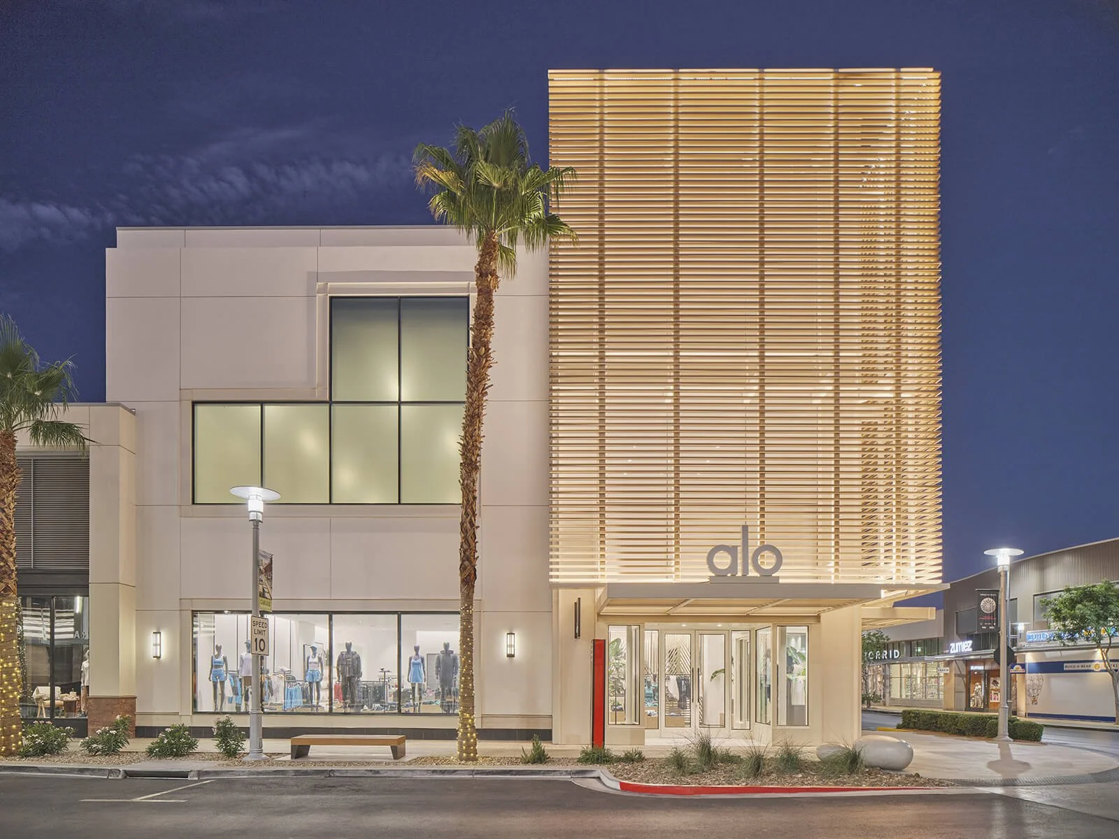 TRA - Alo Summerlin01536.jpg