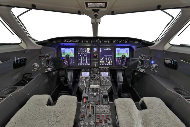 N422CP+Cockpit.jpg