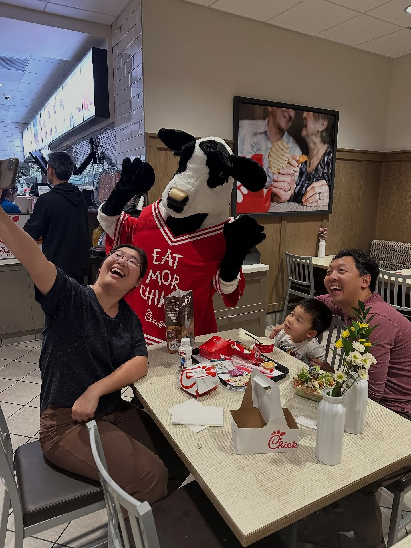 Good Shepherd, way to show up in support of your Preschool! Thank you to all who joined us for dinner tonight–whether you dined in, picked up or ordered delivery, we’re thankful for you ❤️🐮