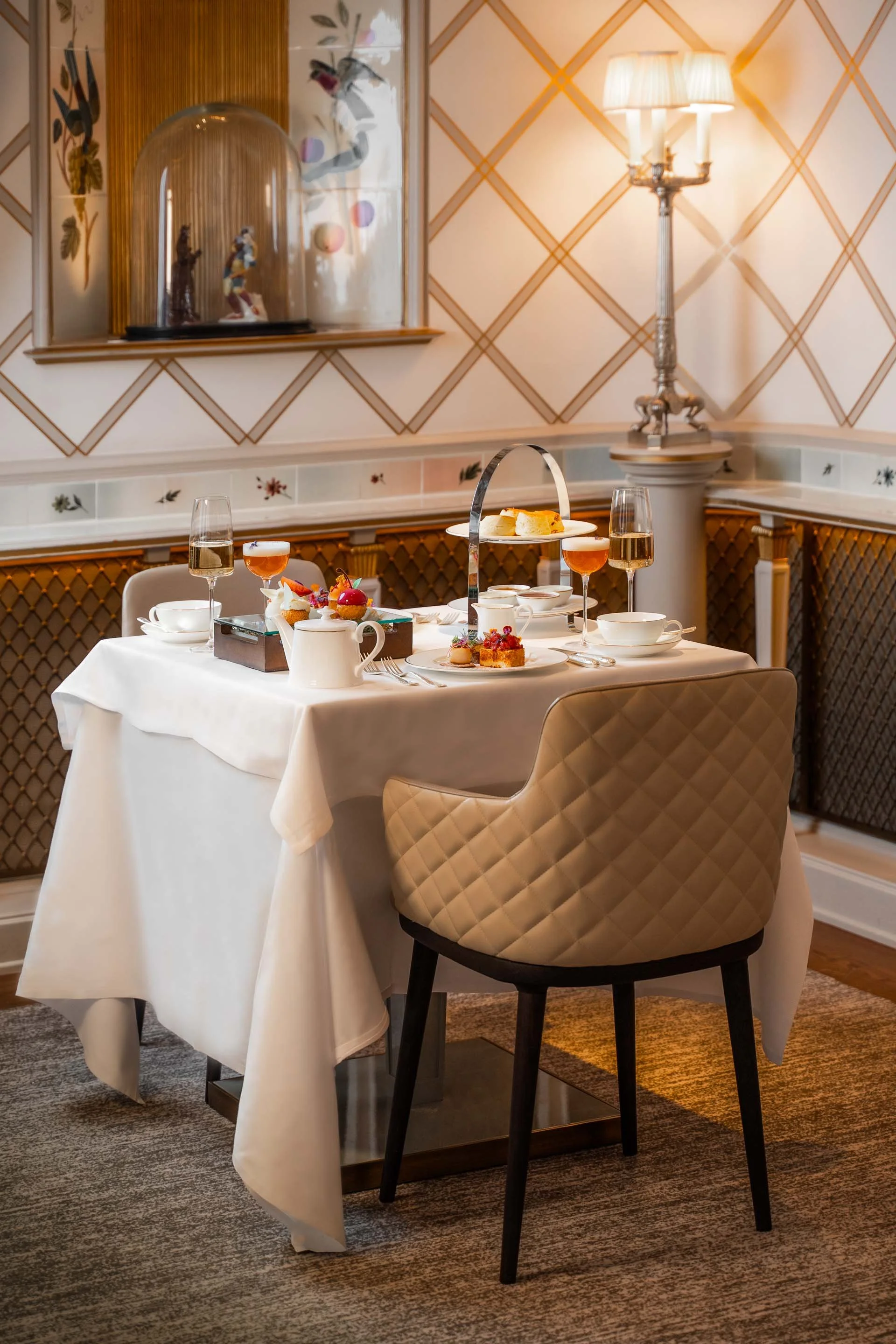 Plate & Pillow Hotel Kempinski München LQ-10.jpg