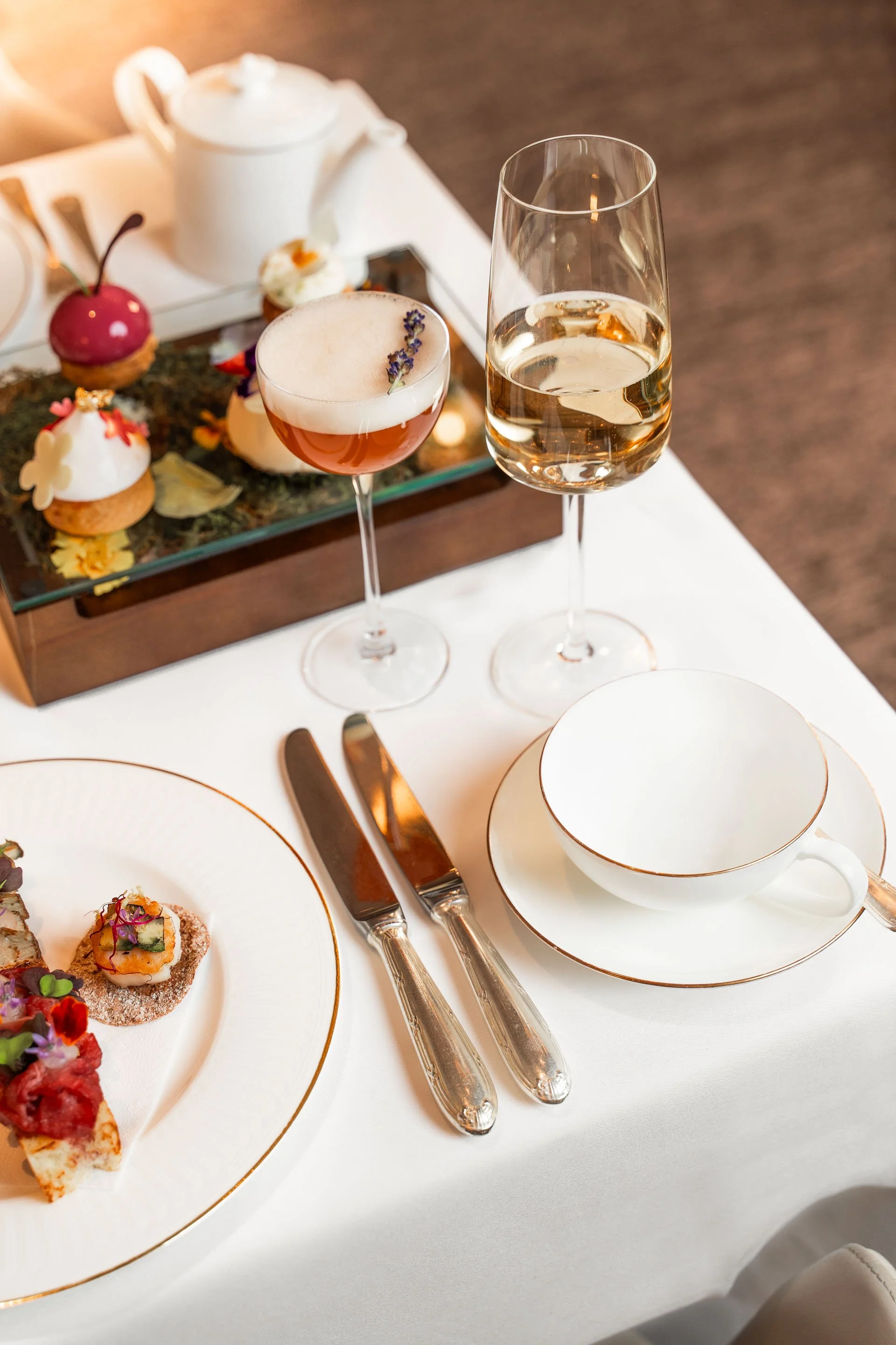 Plate & Pillow Hotel Kempinski München LQ-9.jpg