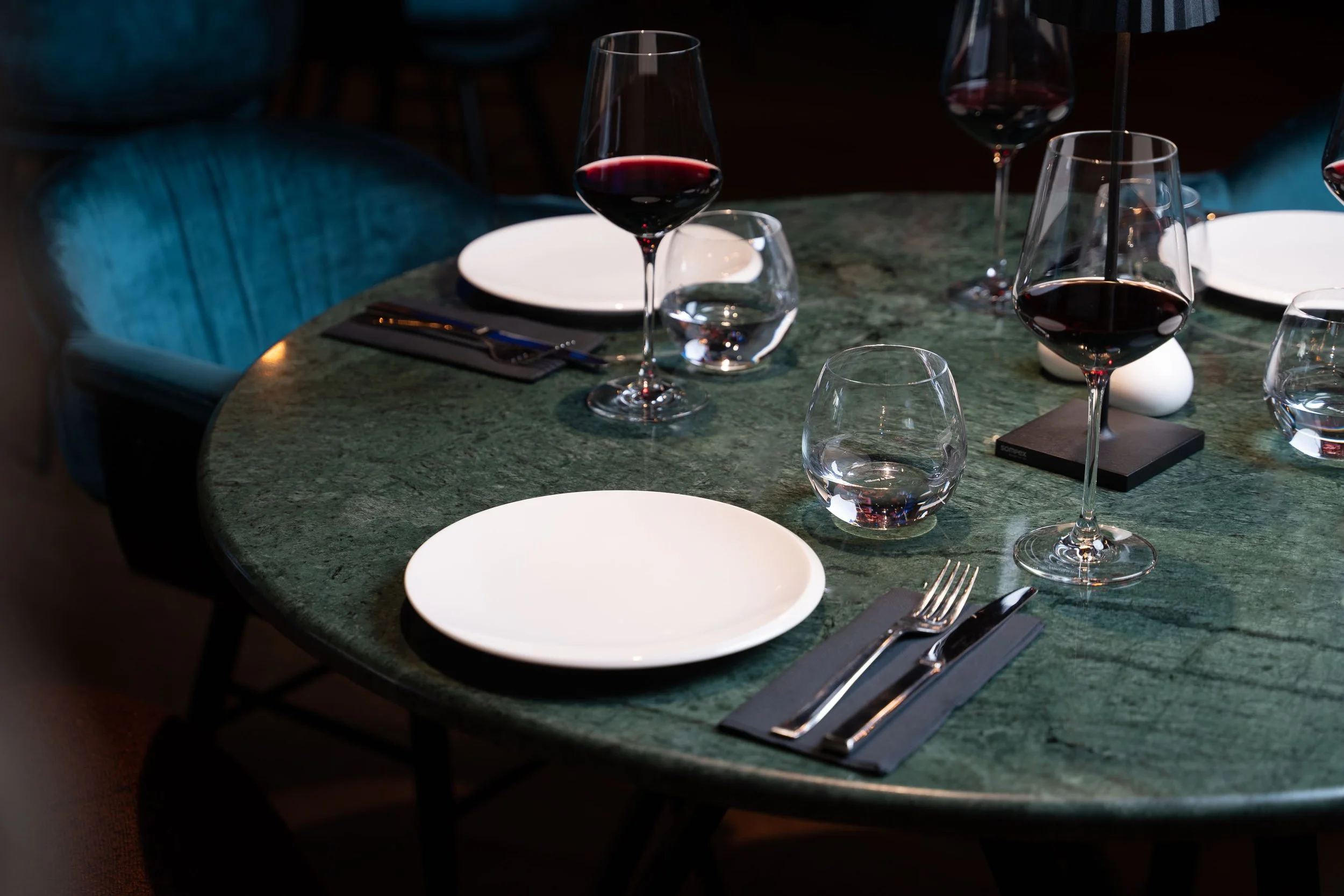 Plate & Pillow Restaurant Schmelz Luxembourg LQ-8.jpg